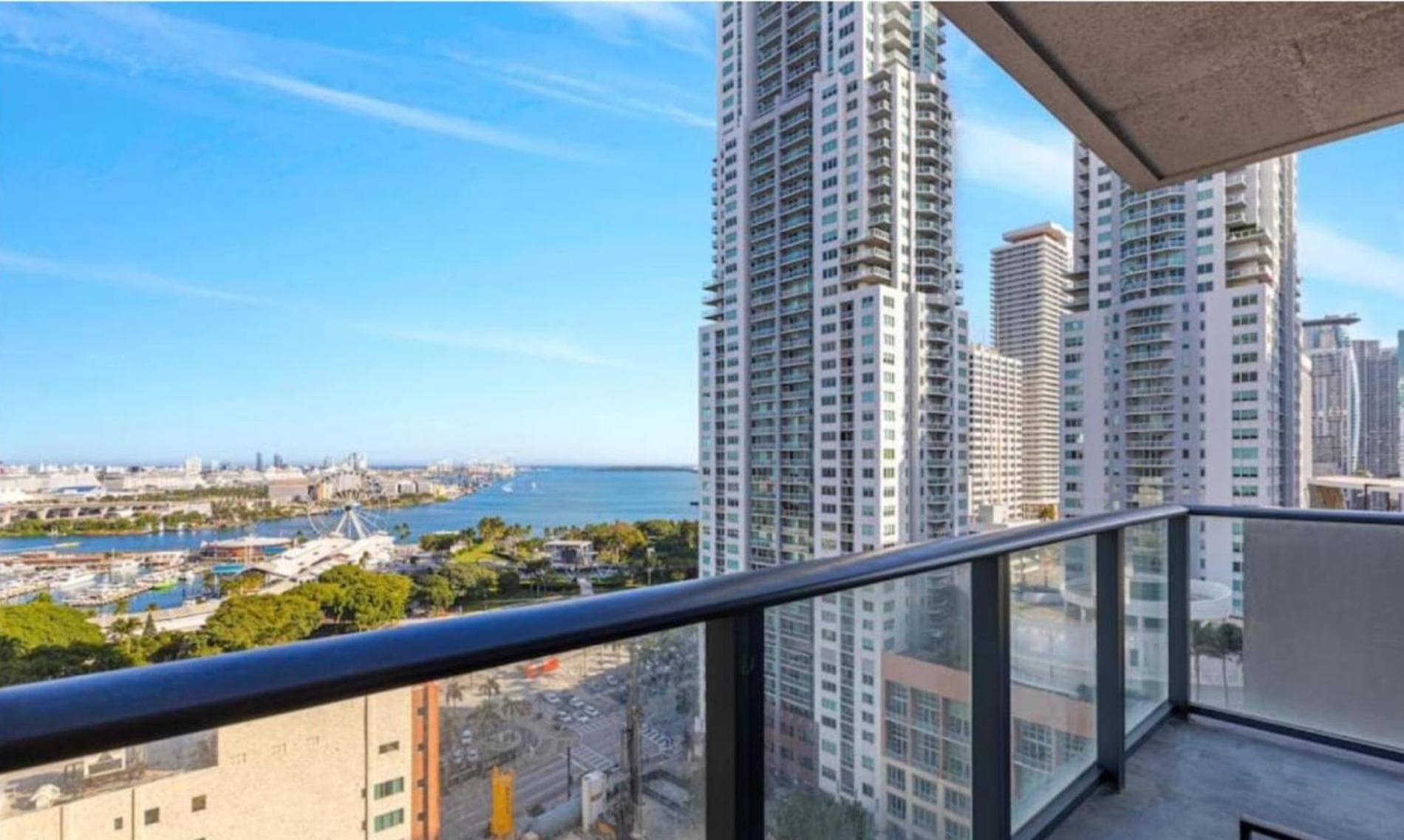 Mesmerizing Views Corner Condo — 13