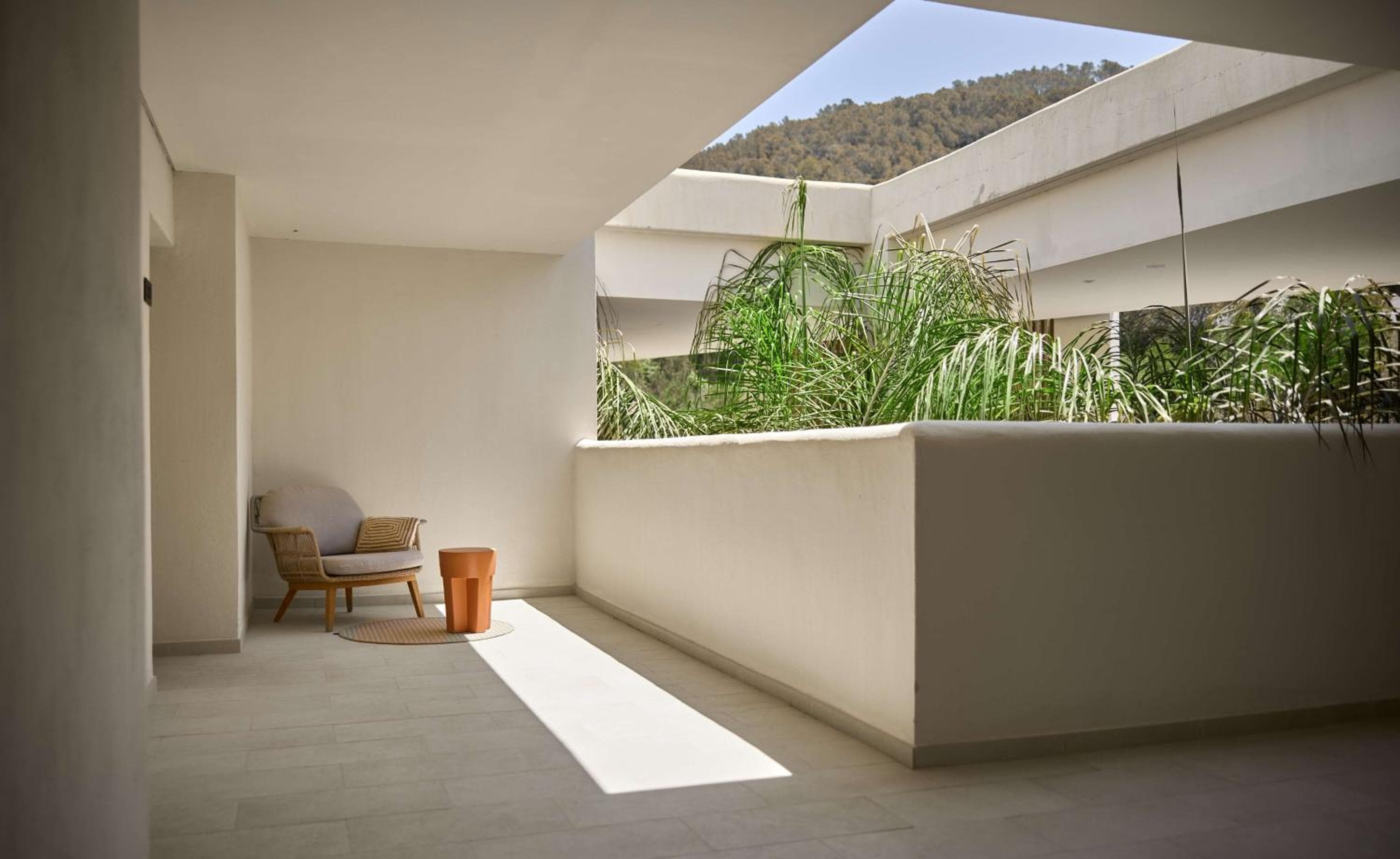 Cala San Miguel The Club, Colección Curio by Hilton — 4
