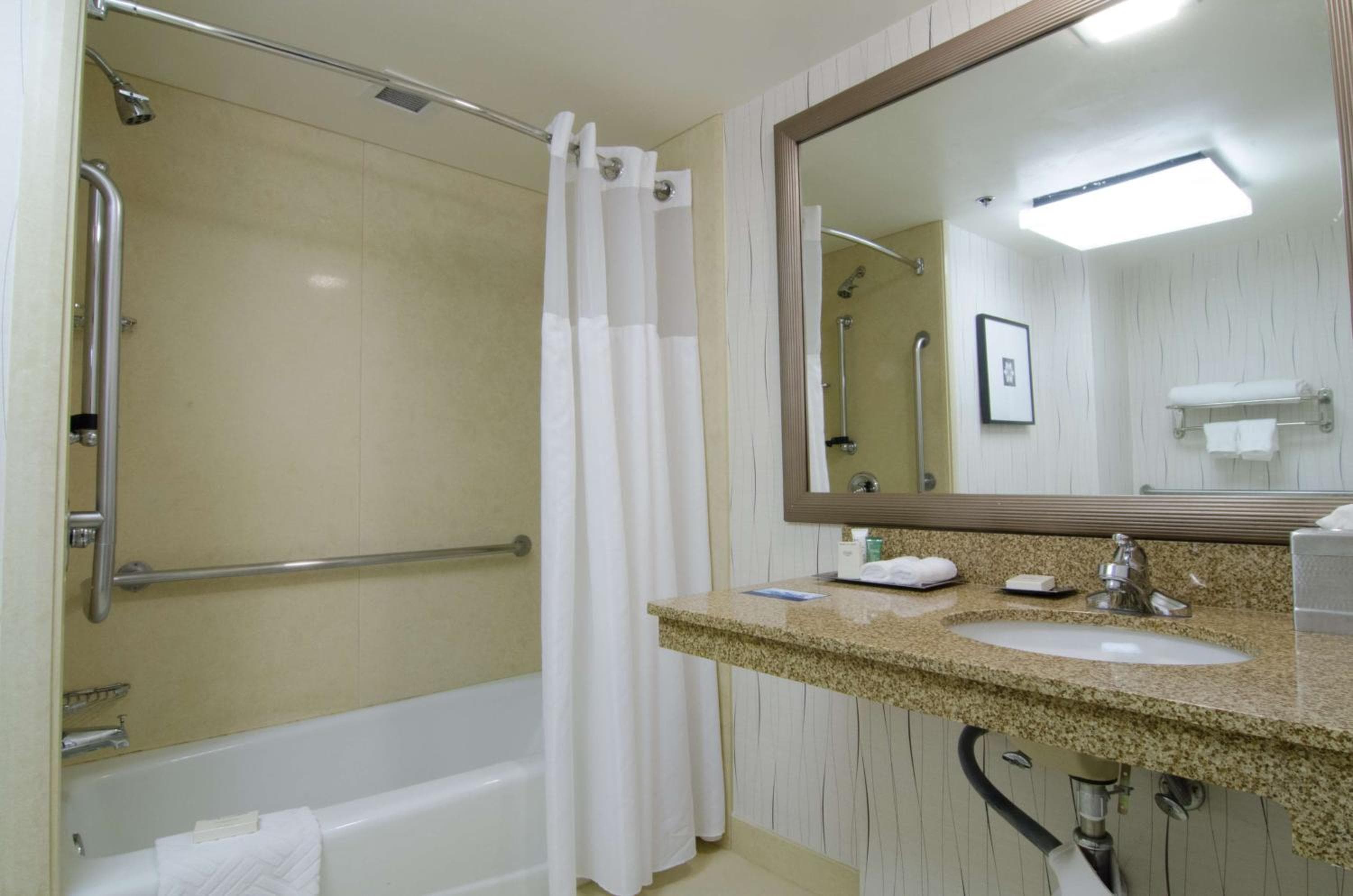 Hilton Los Angeles Airport — 6
