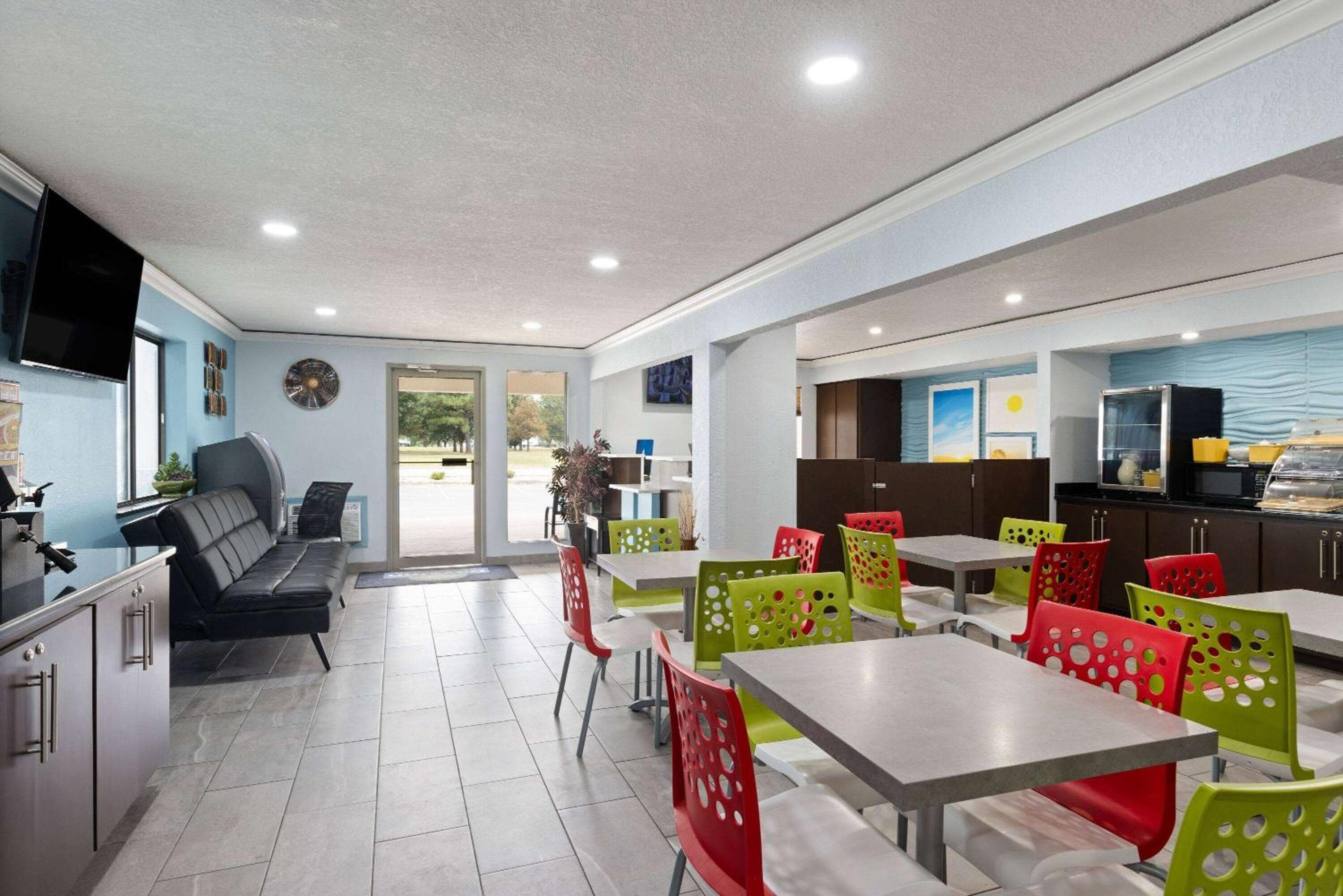 Days Inn by Wyndham Miami — 5