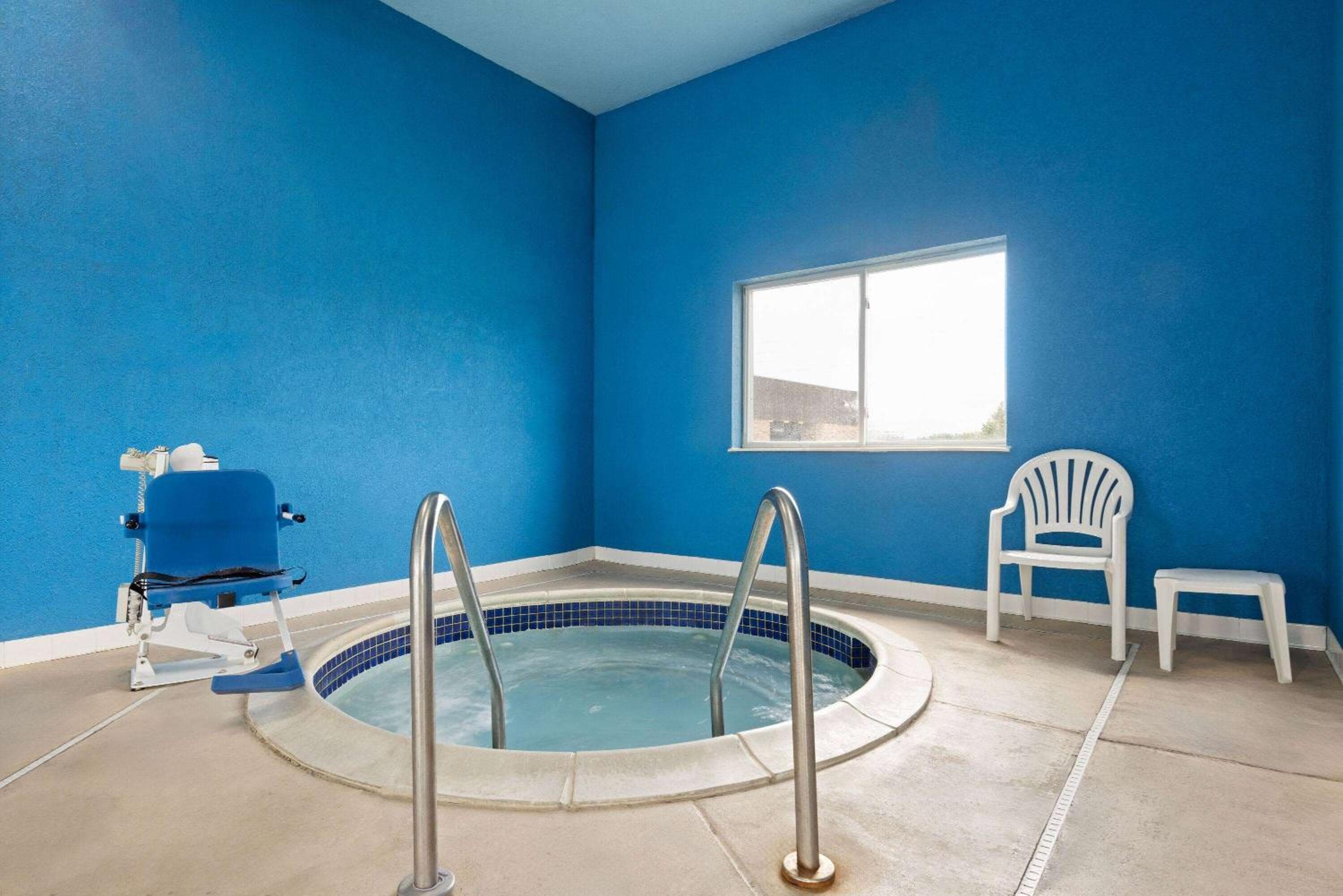 Days Inn by Wyndham Miami — 6