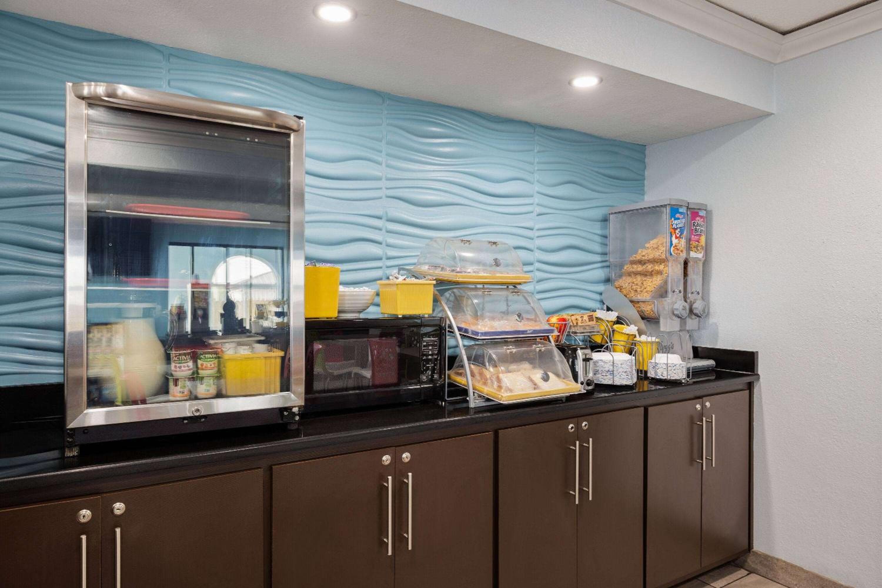 Days Inn by Wyndham Miami — 15
