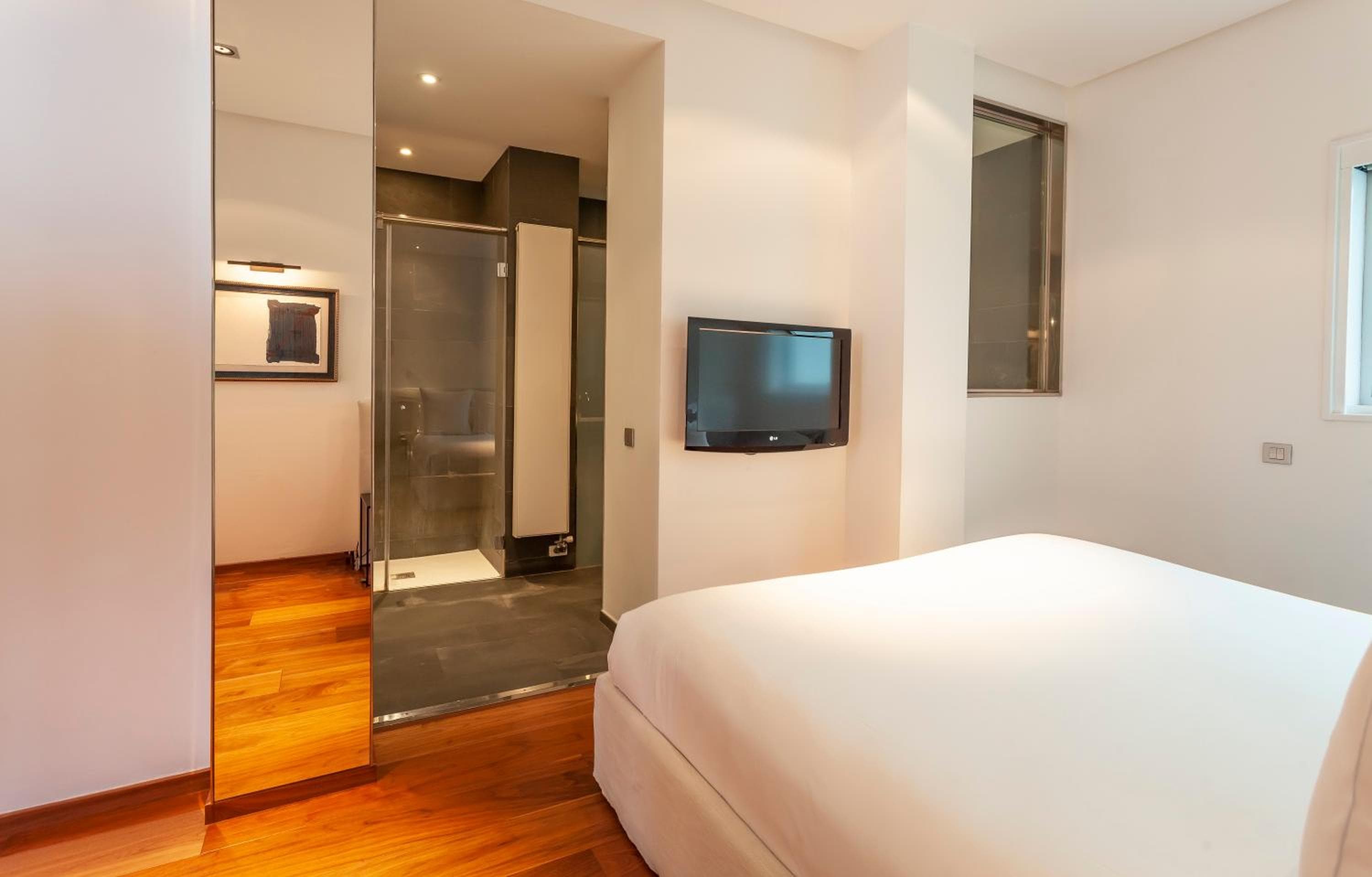 Suites Avenue — 22