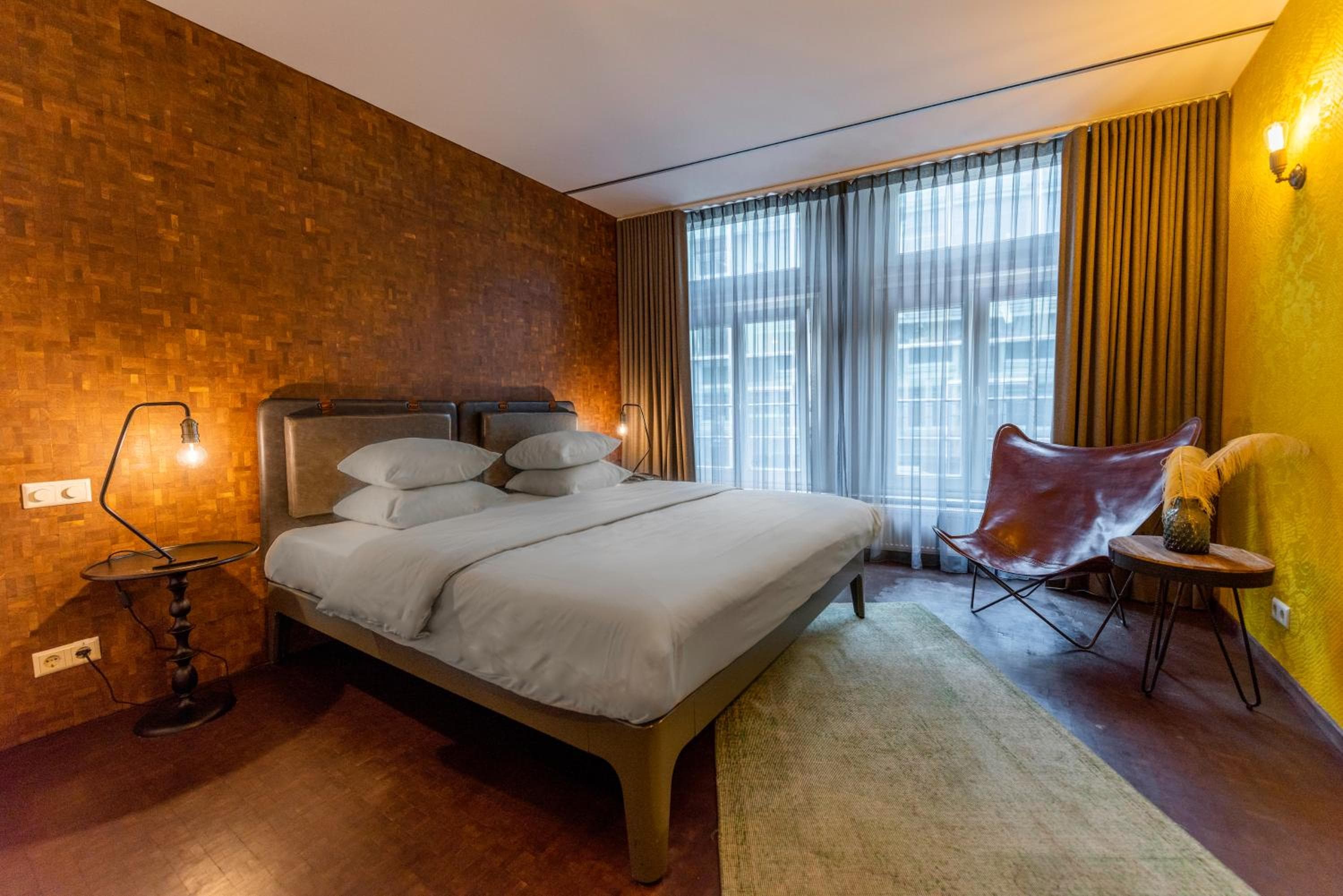 Hotel V Nesplein — 2