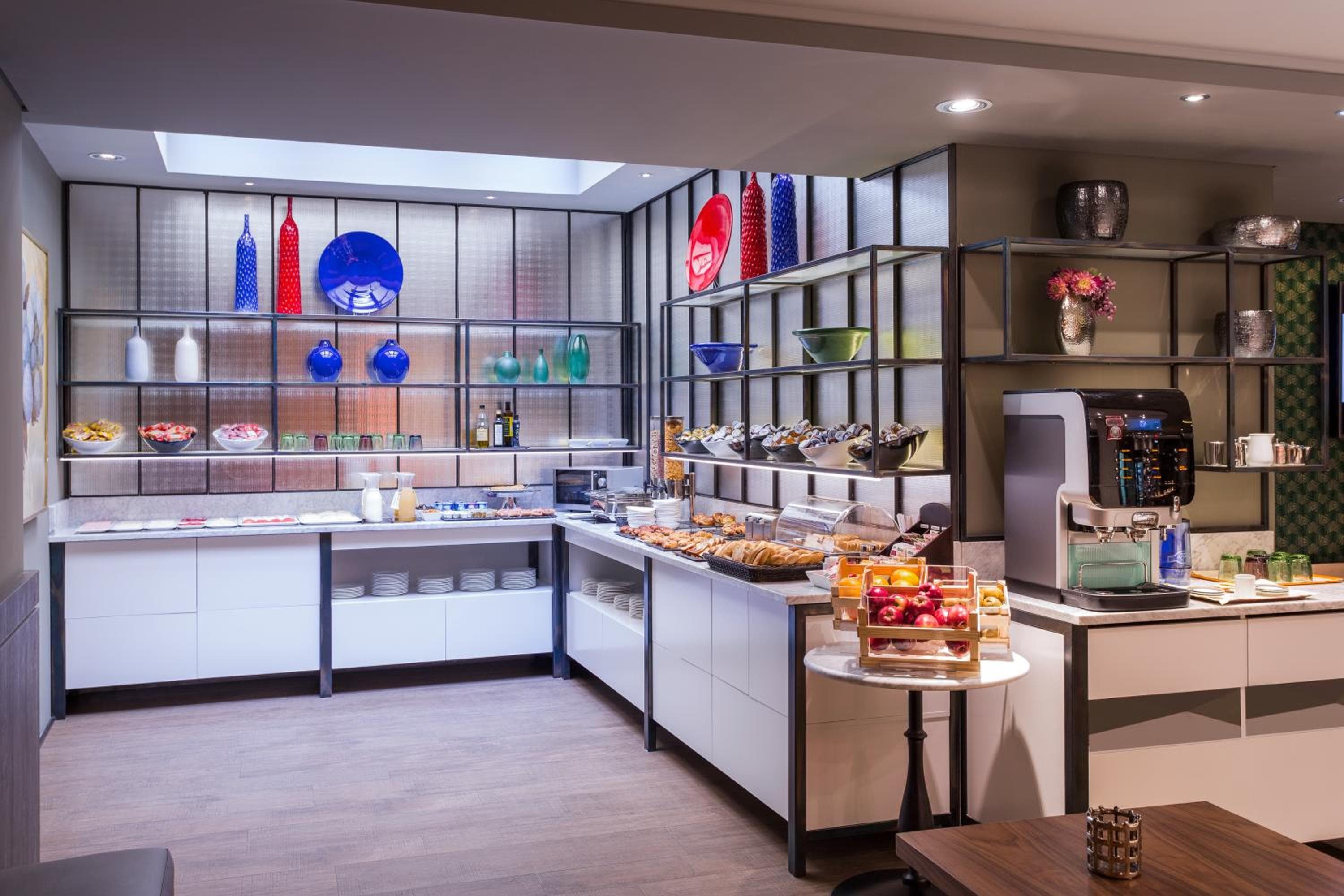 Mercure Madrid Centro — 30