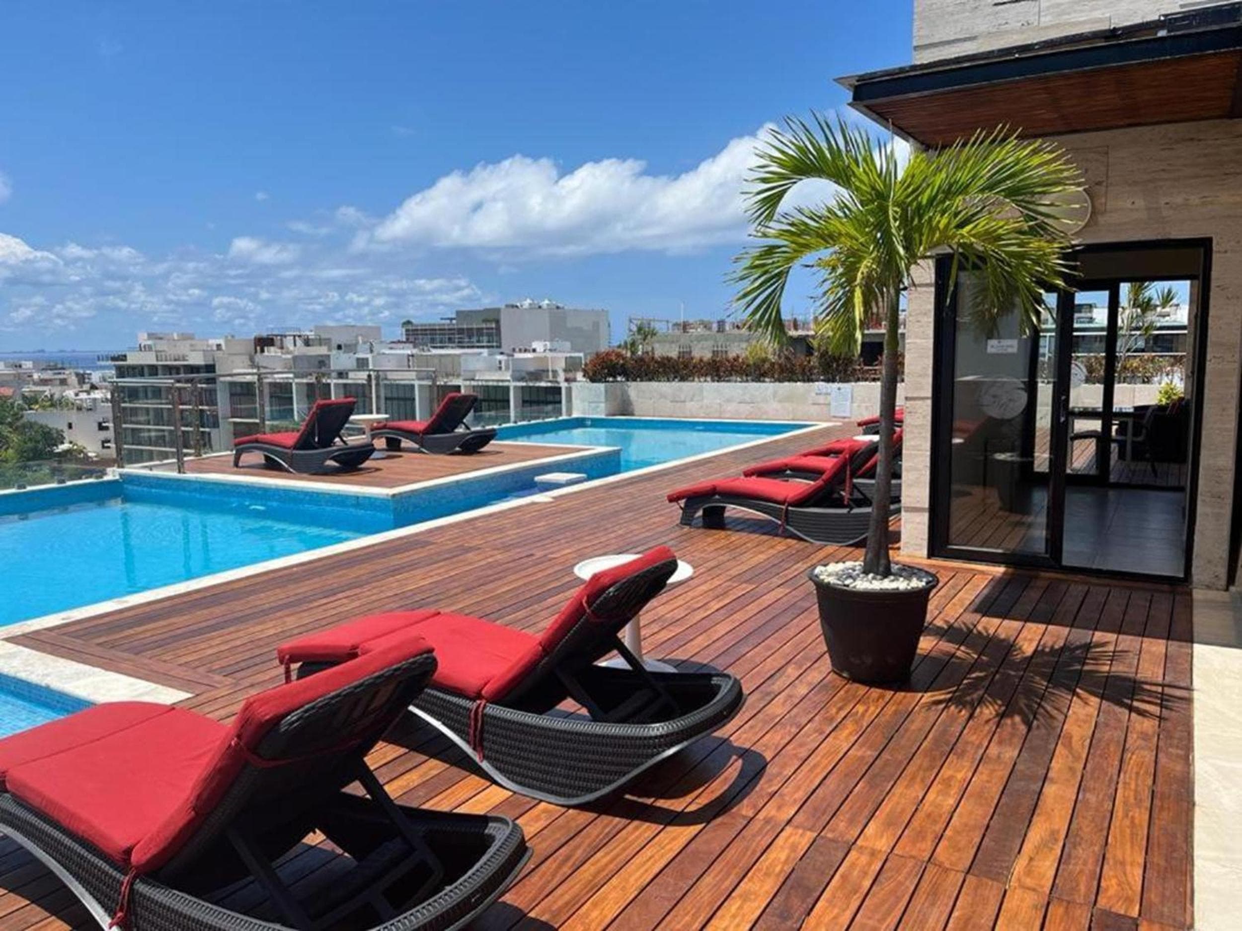 Grand Cincuenta Suites — 3