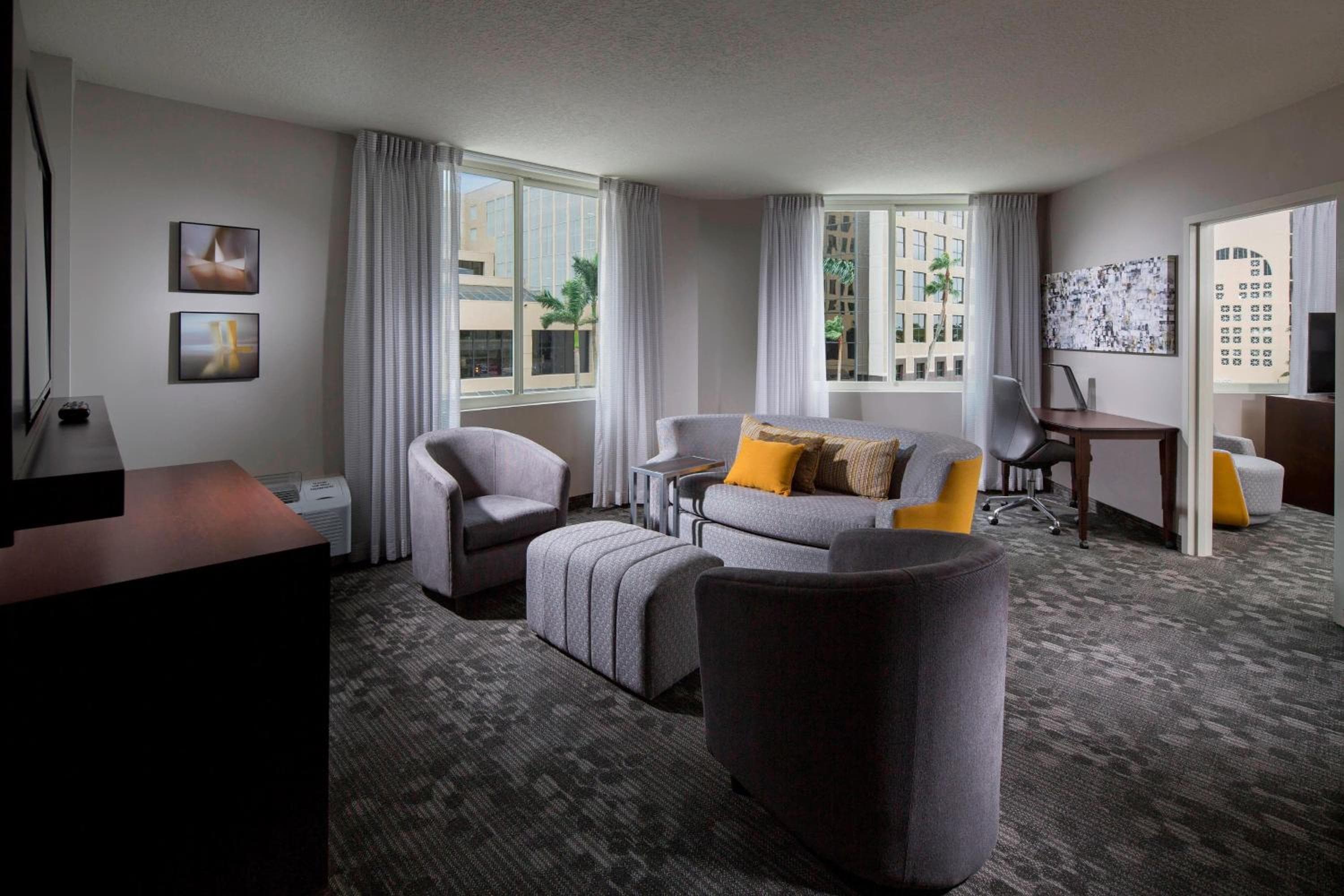 Courtyard Miami-Dadeland — 14