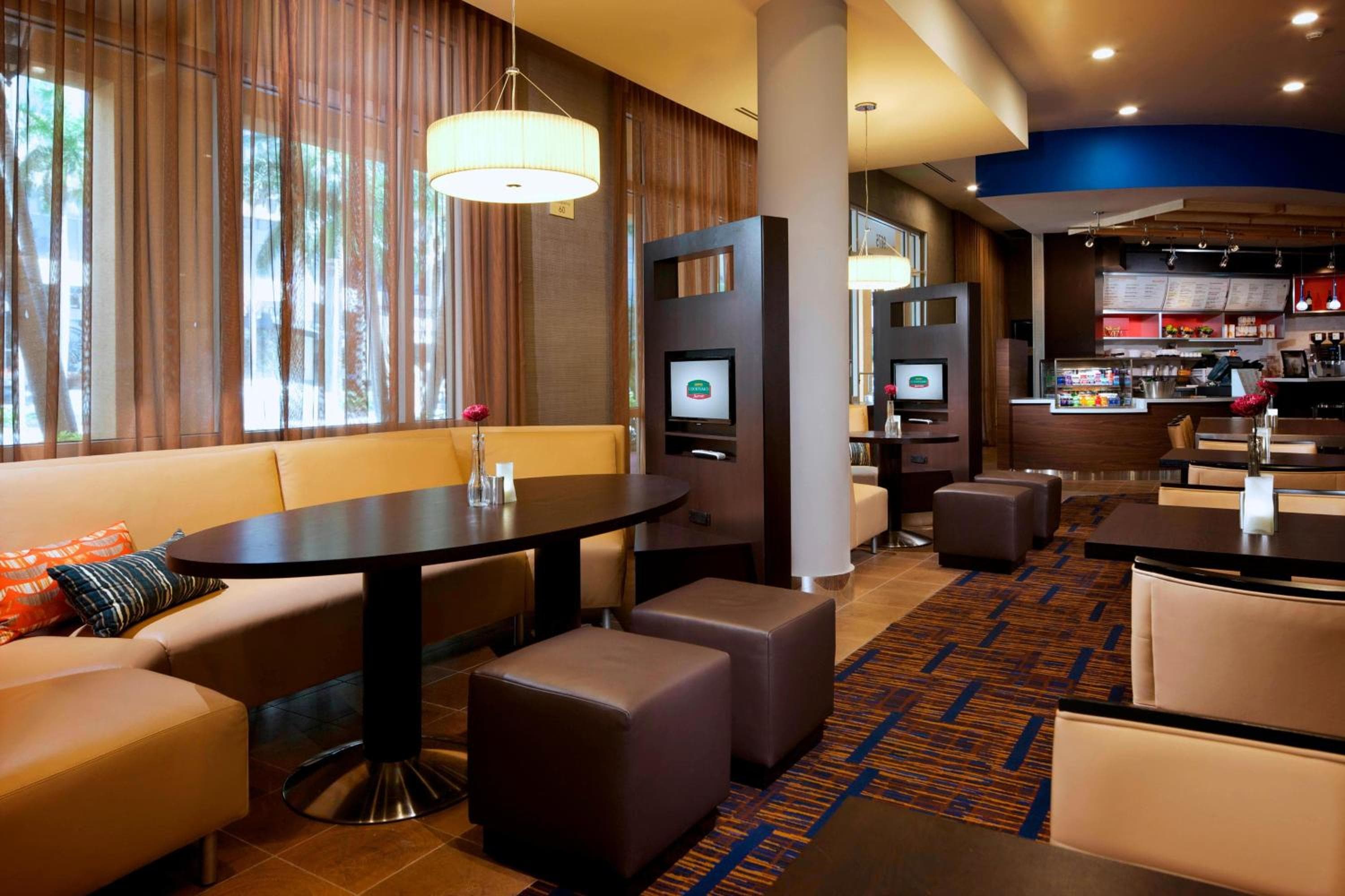 Courtyard Miami-Dadeland — 19