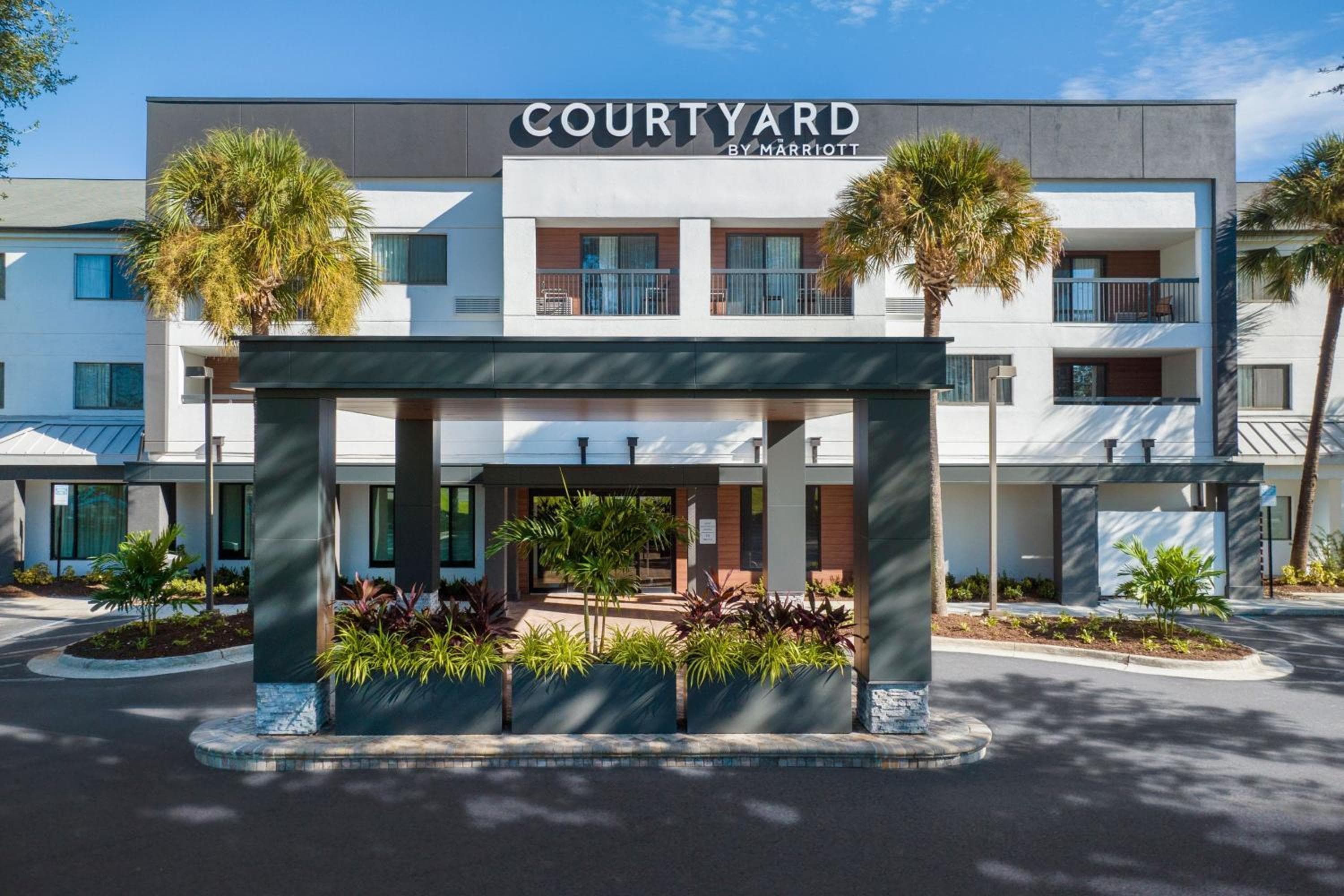 Courtyard Tampa Norte/I-75 Fletcher — 7