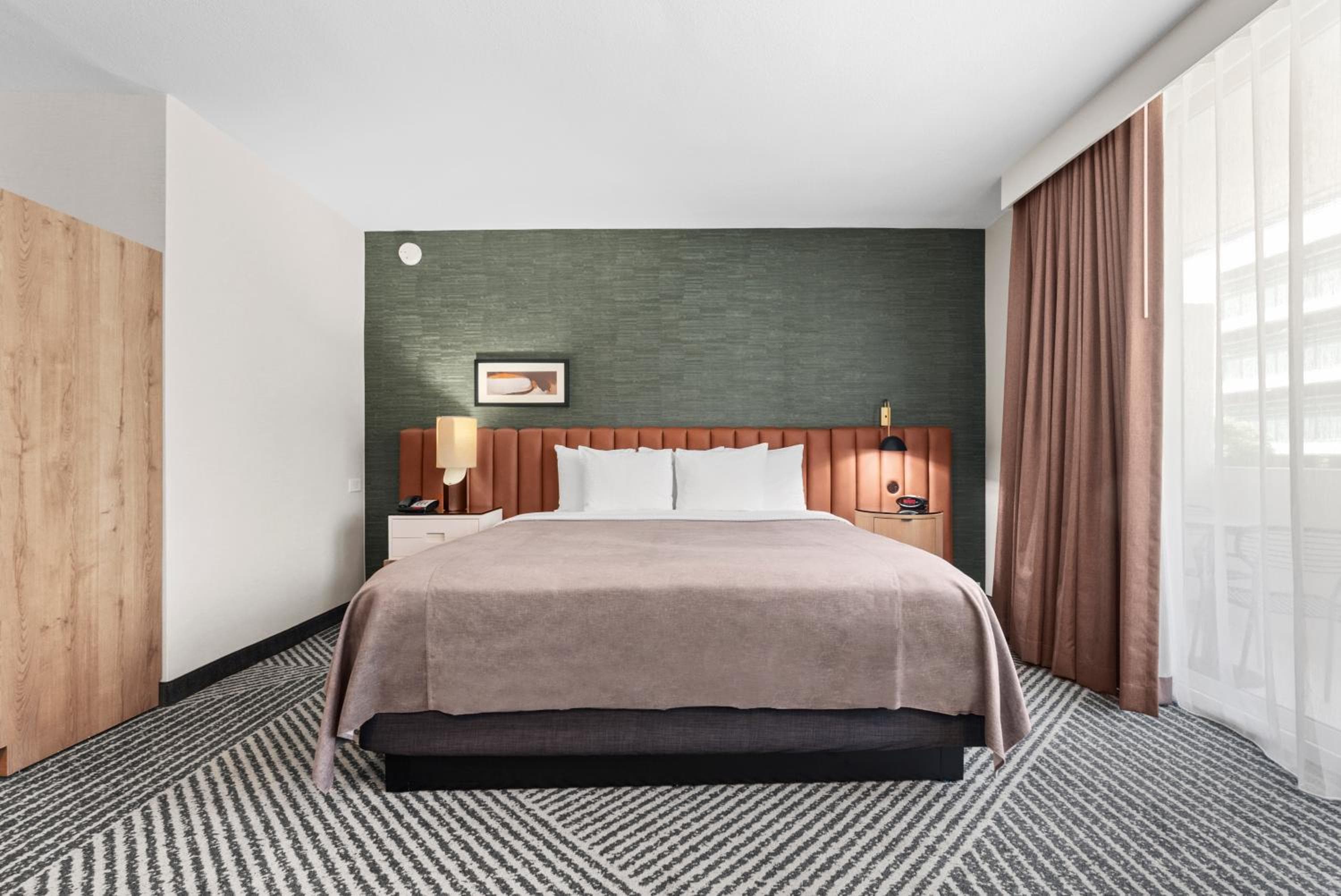 Royal Palace Westwood Hotel — 9