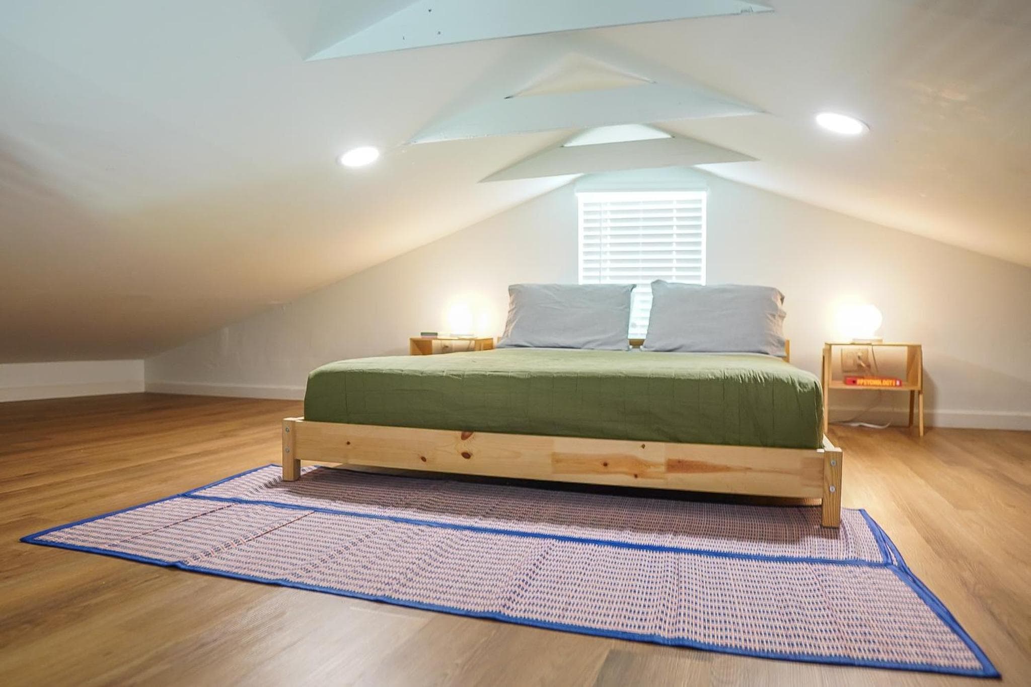 New Nordic Touch Loft, Central Location — 15
