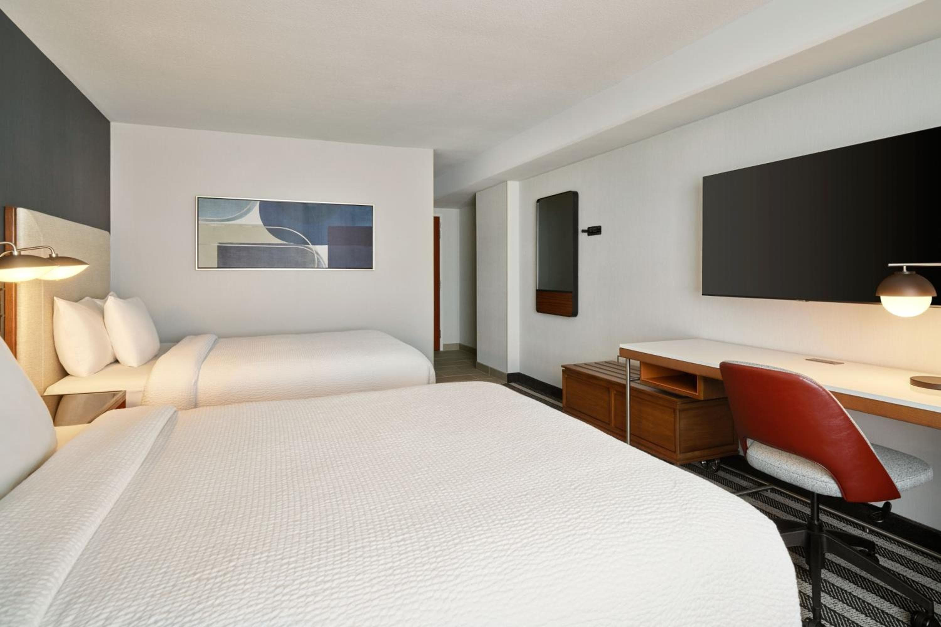 Cortile del Marriott Los Angeles Westside — 10