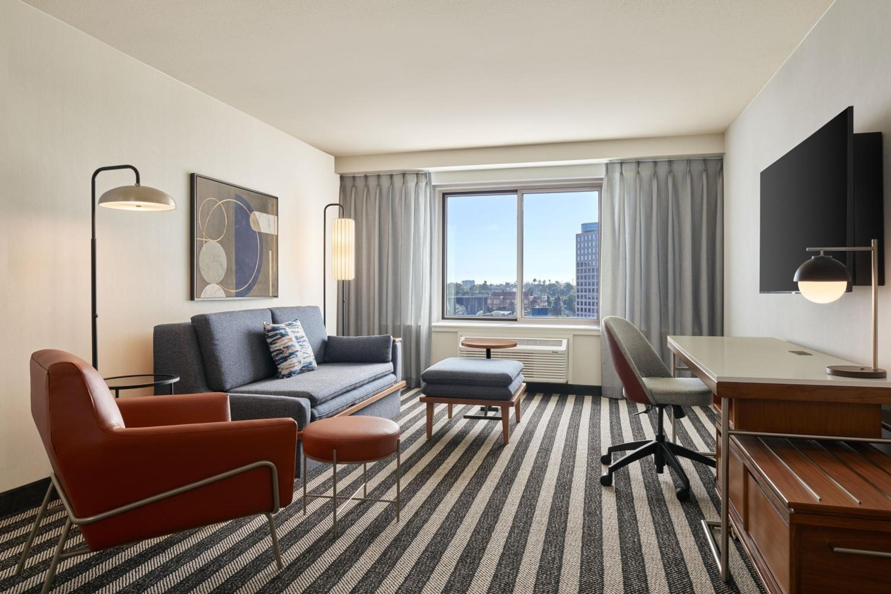 Cortile del Marriott Los Angeles Westside — 20