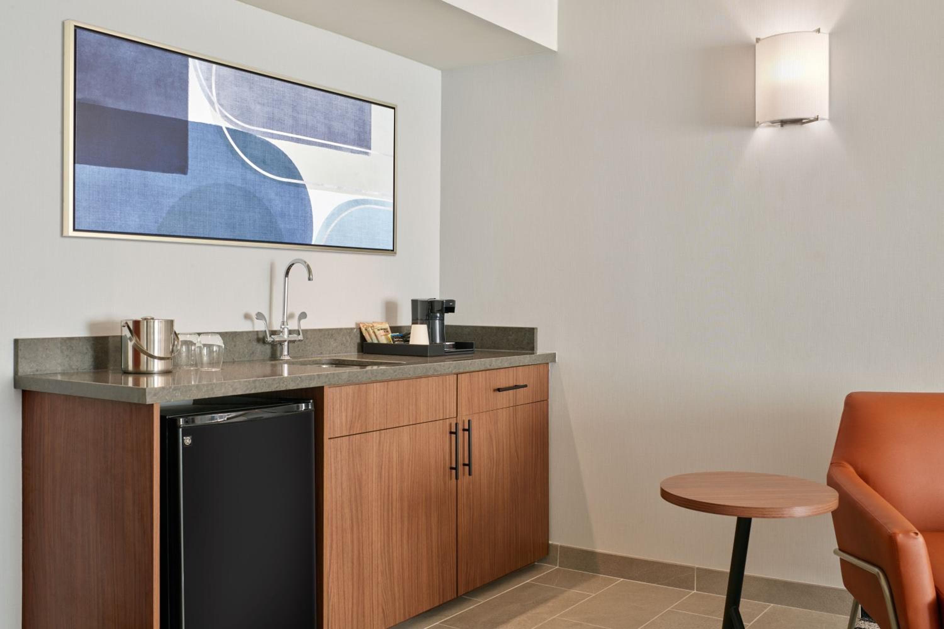 Cortile del Marriott Los Angeles Westside — 22