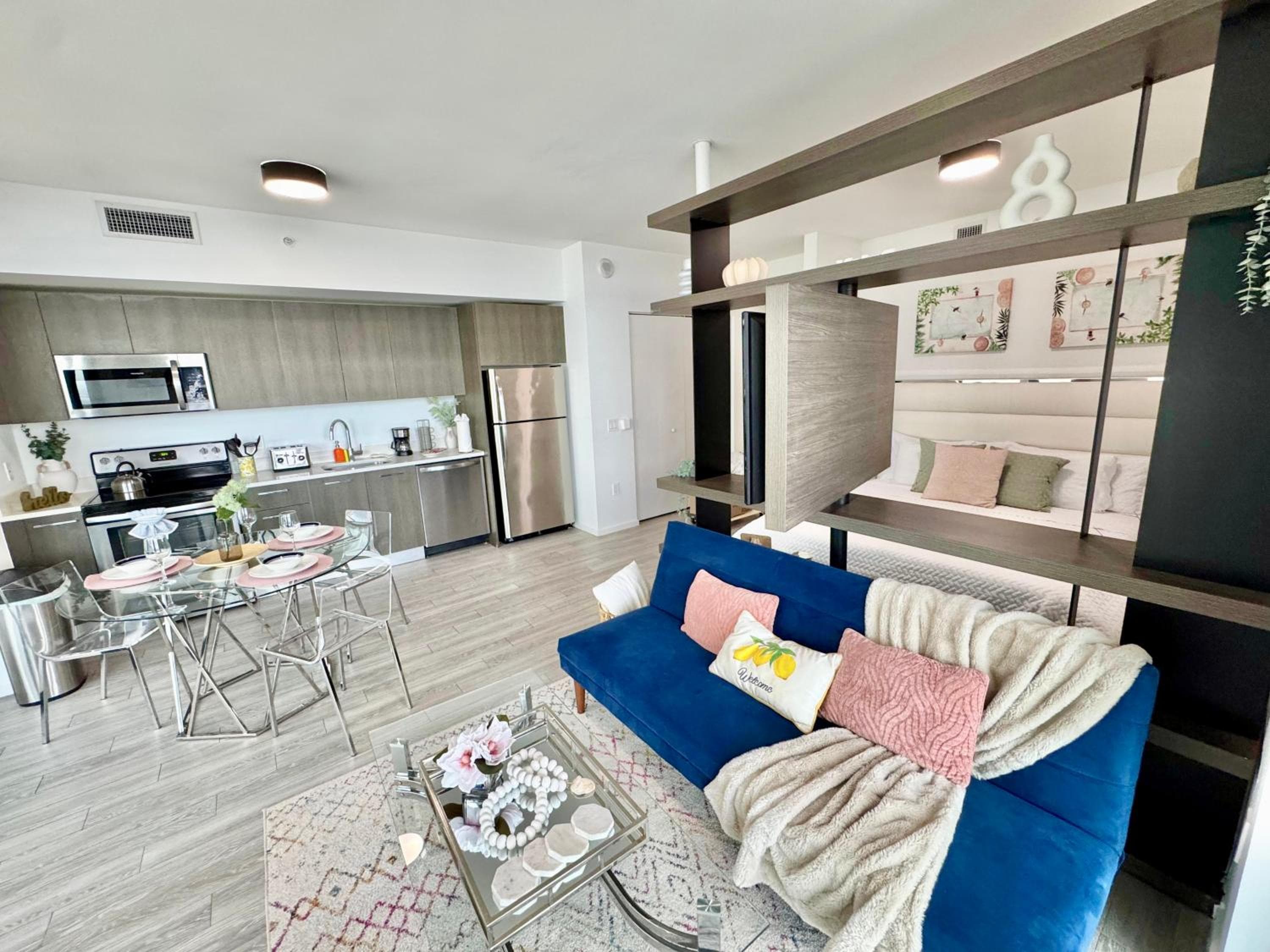 Mesmerizing Views Corner Condo — 19