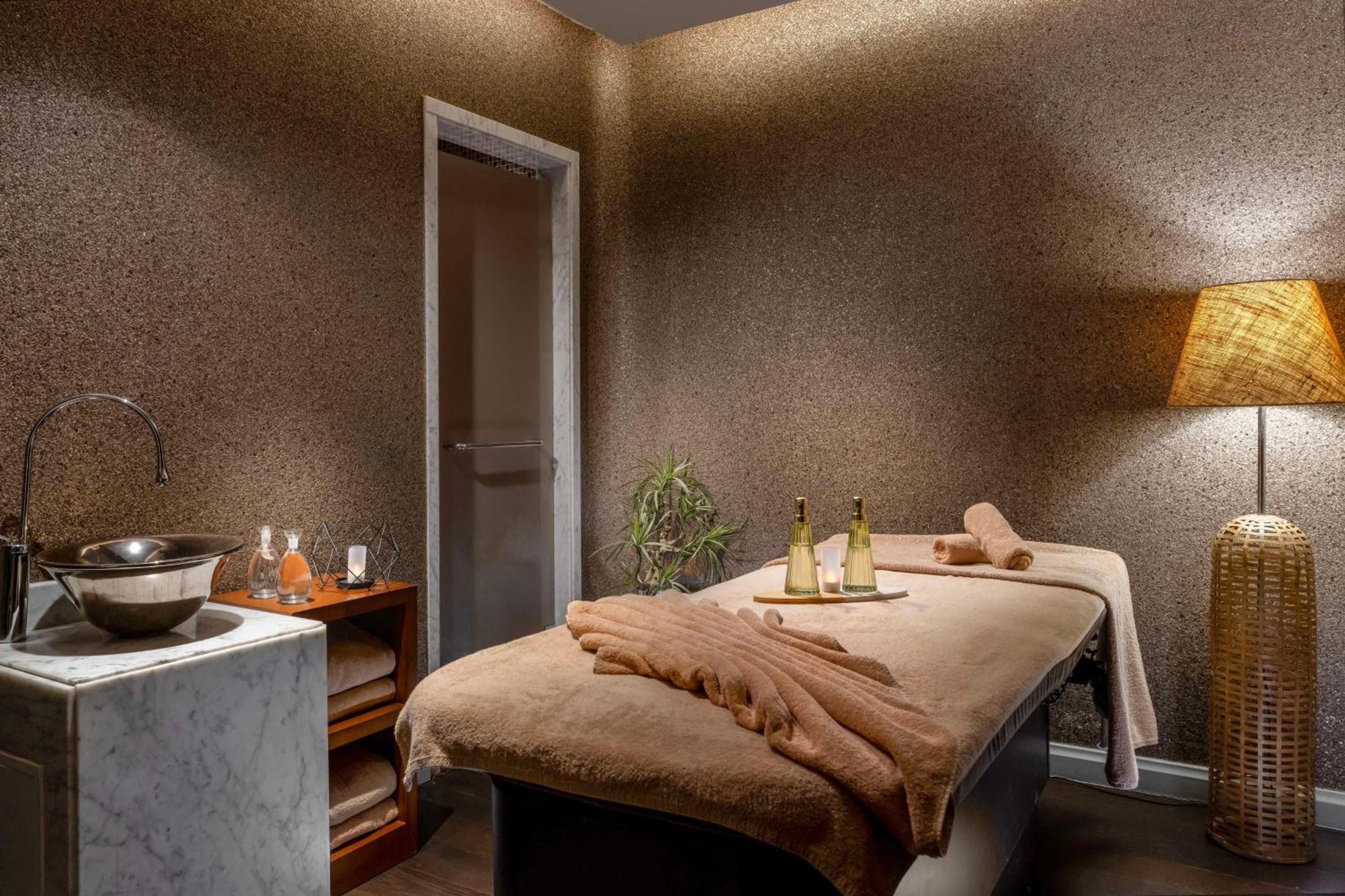 Radisson Blu Hotel Istanbul Ottomare hotel, Kazlicesme Mah Abay Cad No: 223 Zeytinburnu, Istanbul, Turkey — photo 213