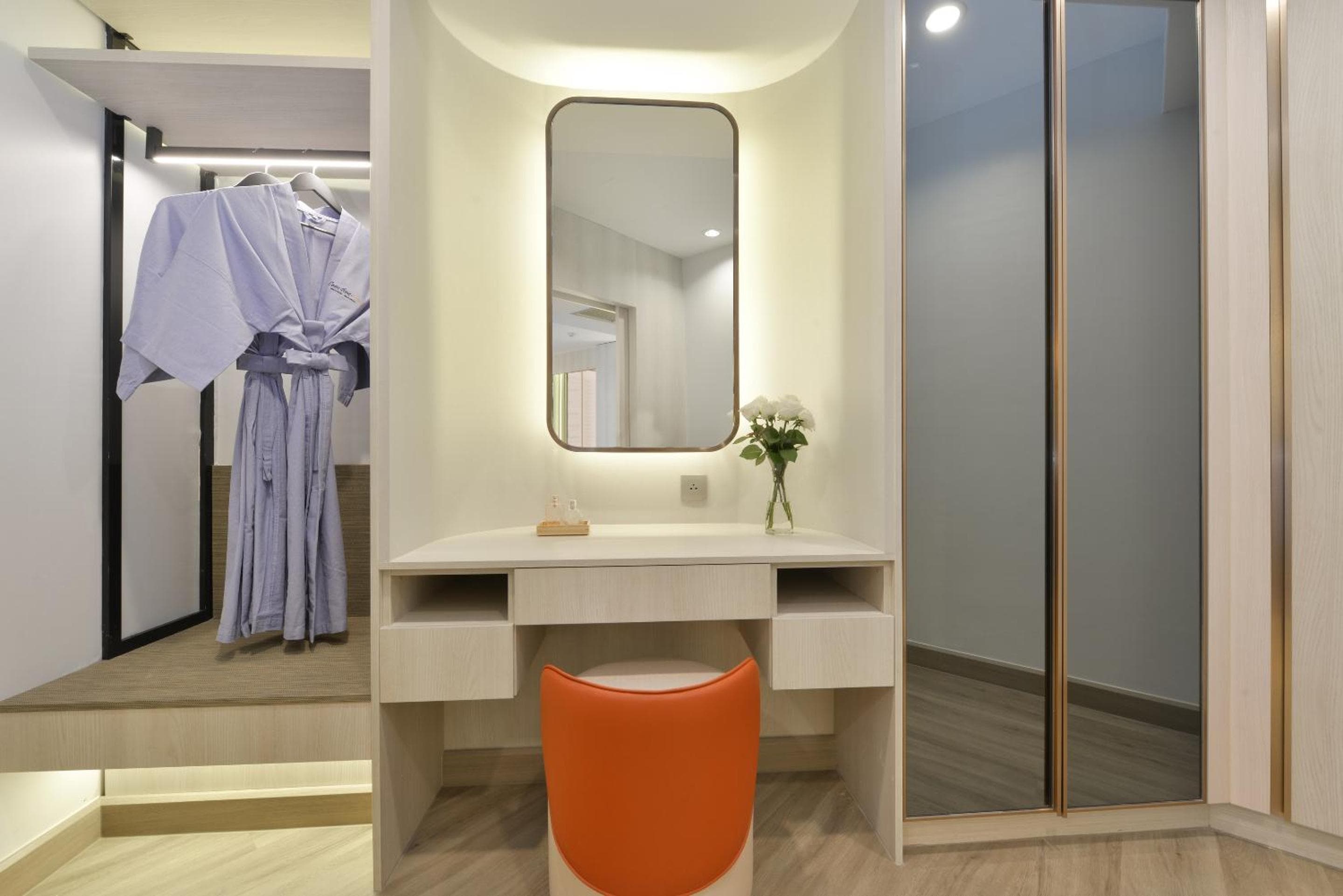 Centre Point Plus Hotel Pratunam — 7