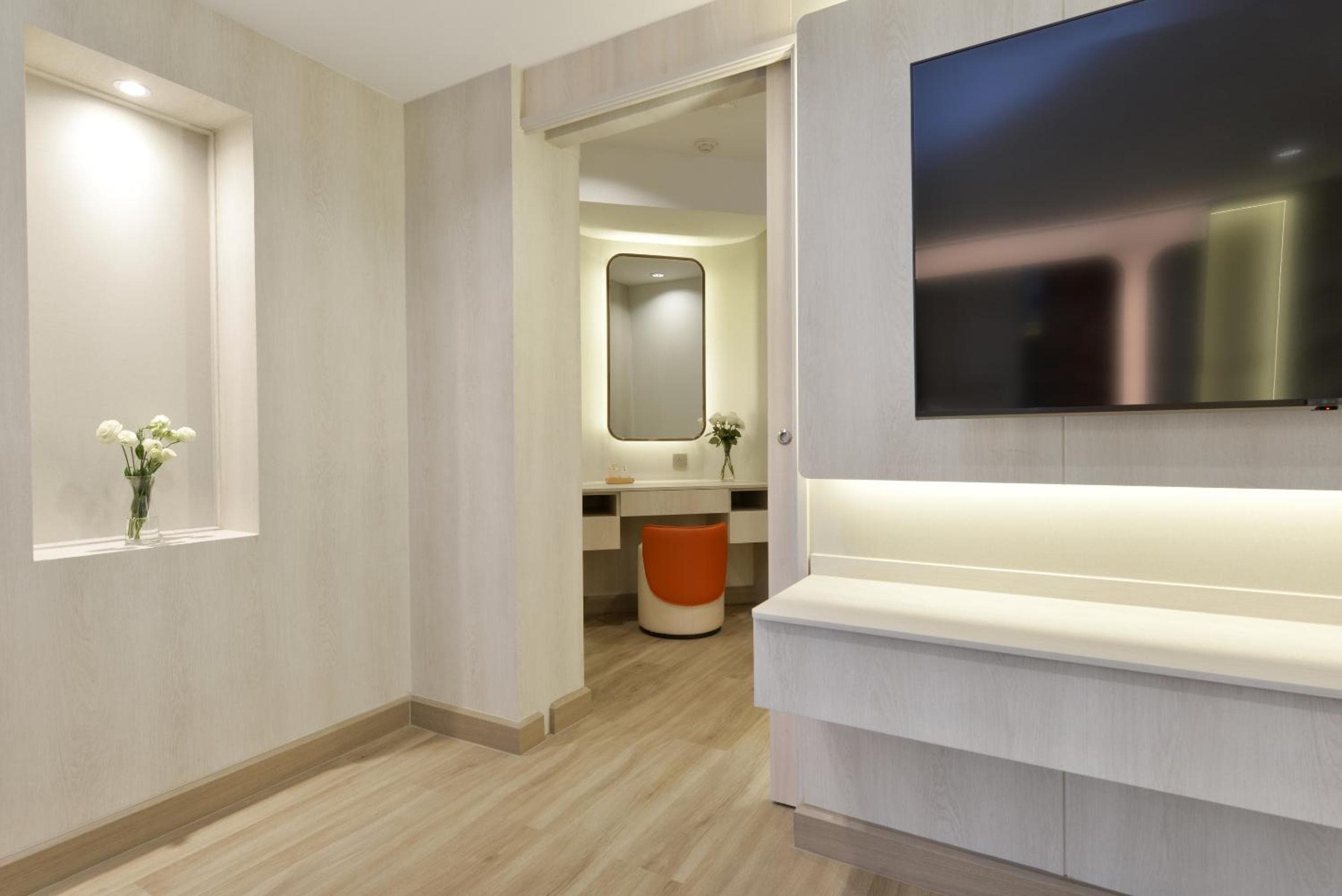 Centre Point Plus Hotel Pratunam — 5