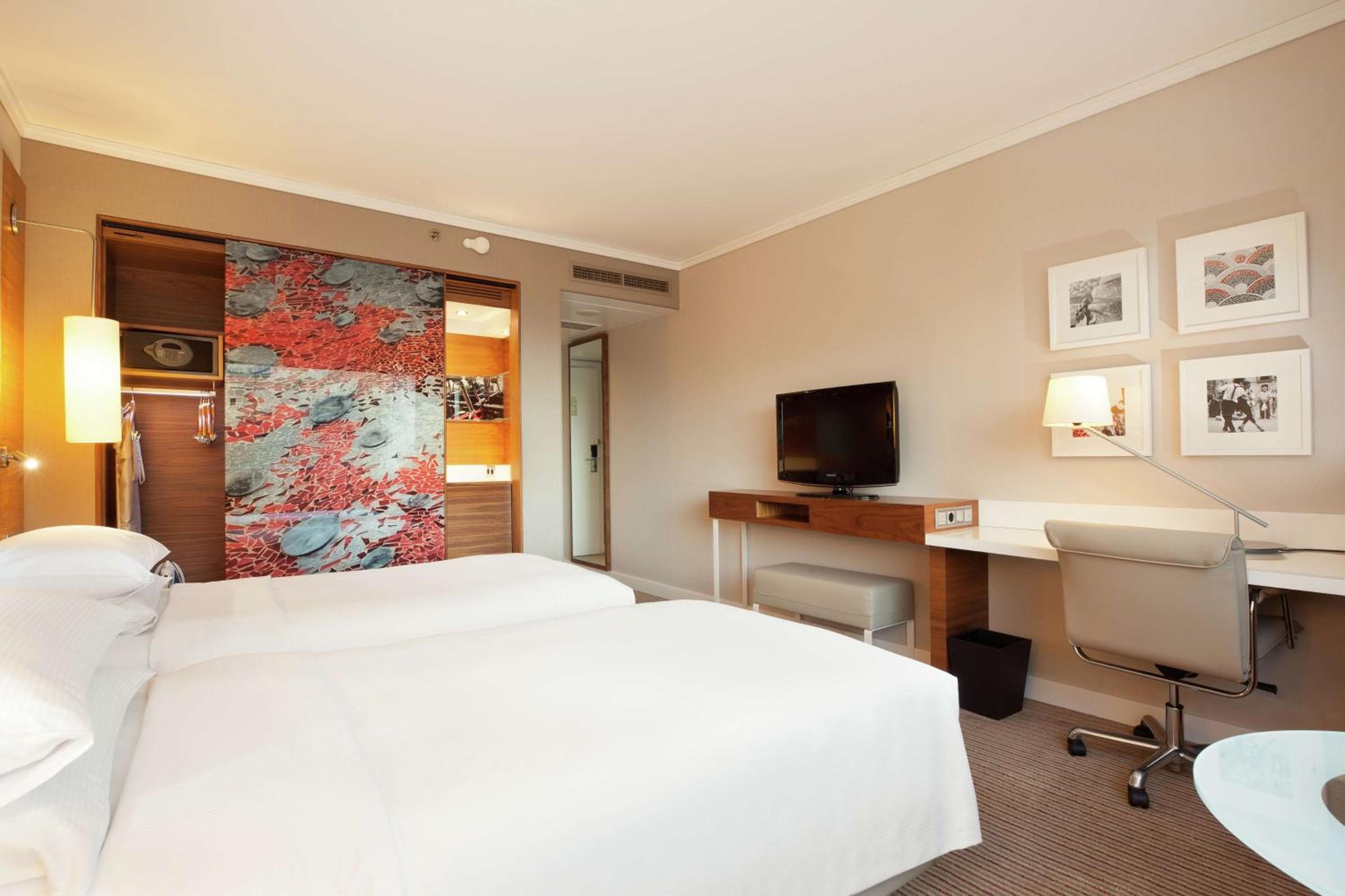Hilton Barcelona — 28