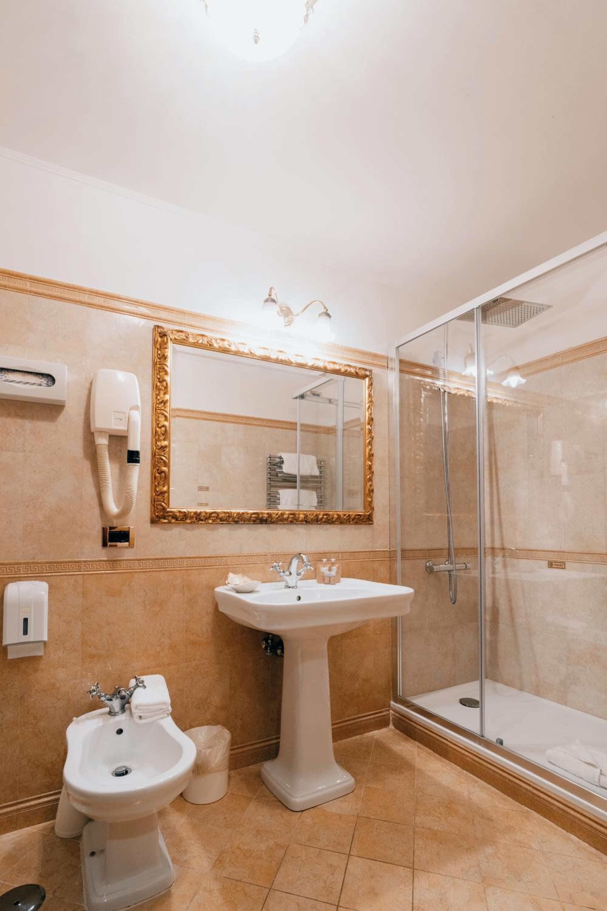 Hotel Pantheon — 17