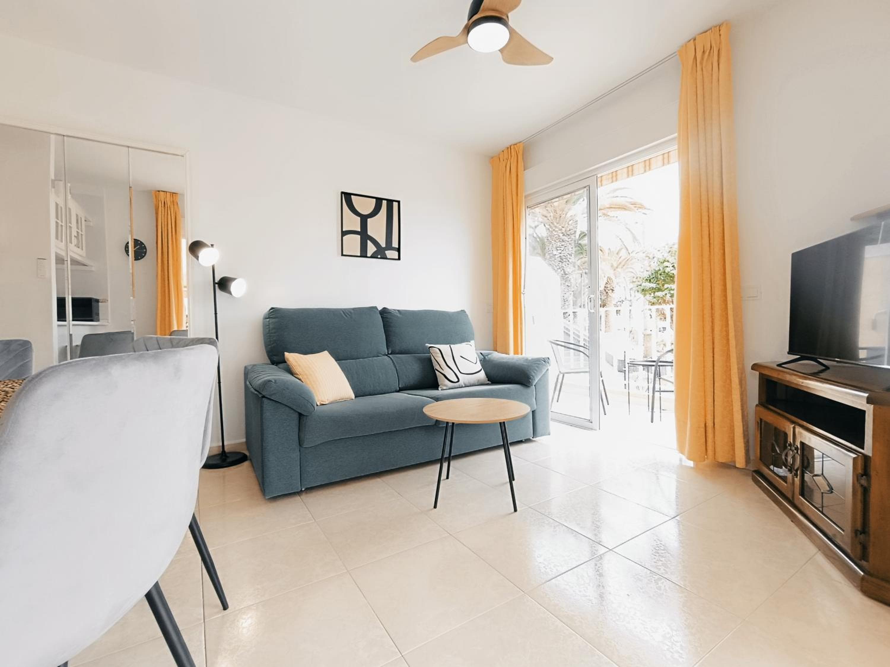 Zola Sea View Apartment, Las Vistas — 5