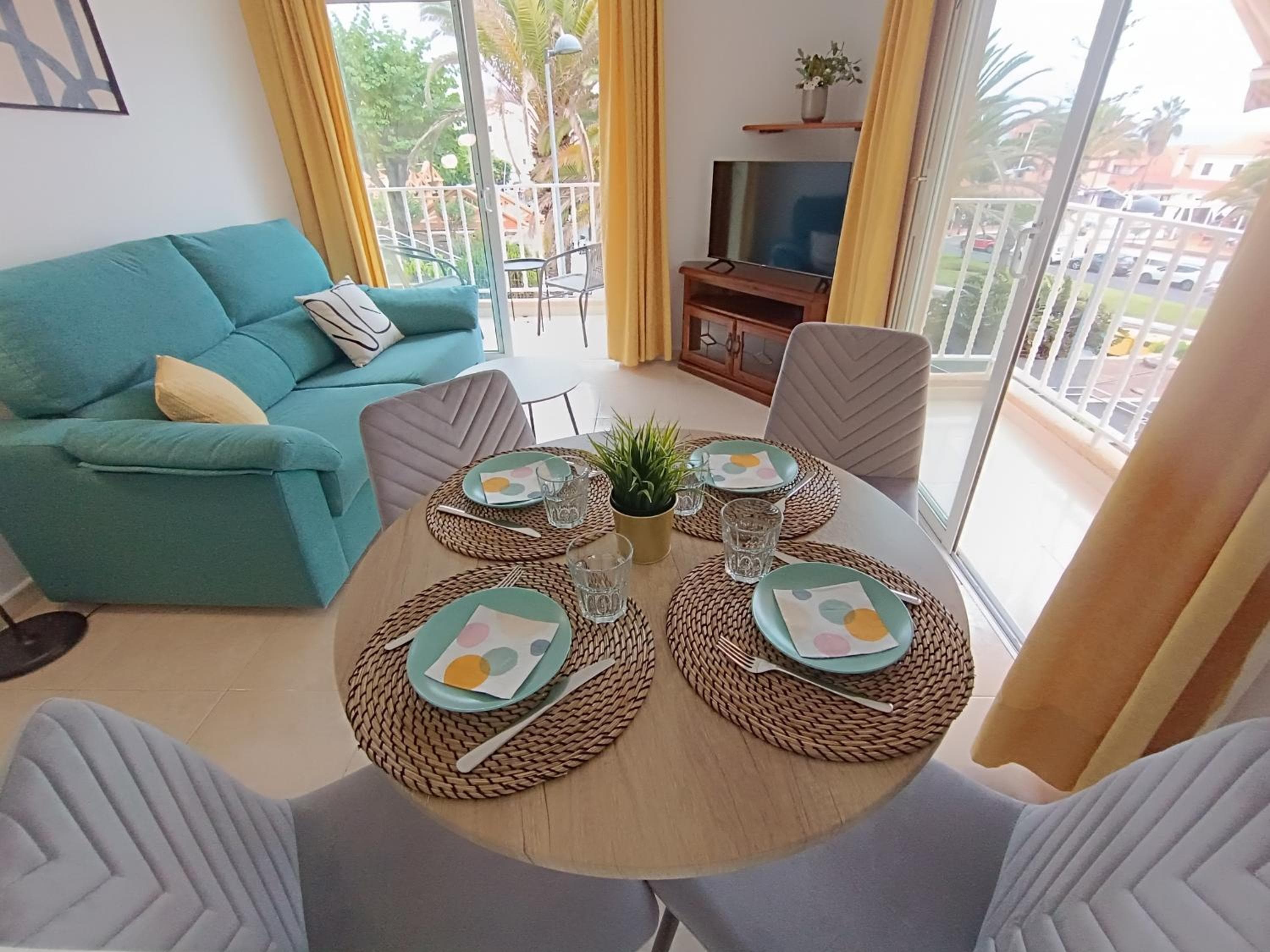 Zola Sea View Apartment, Las Vistas — 1