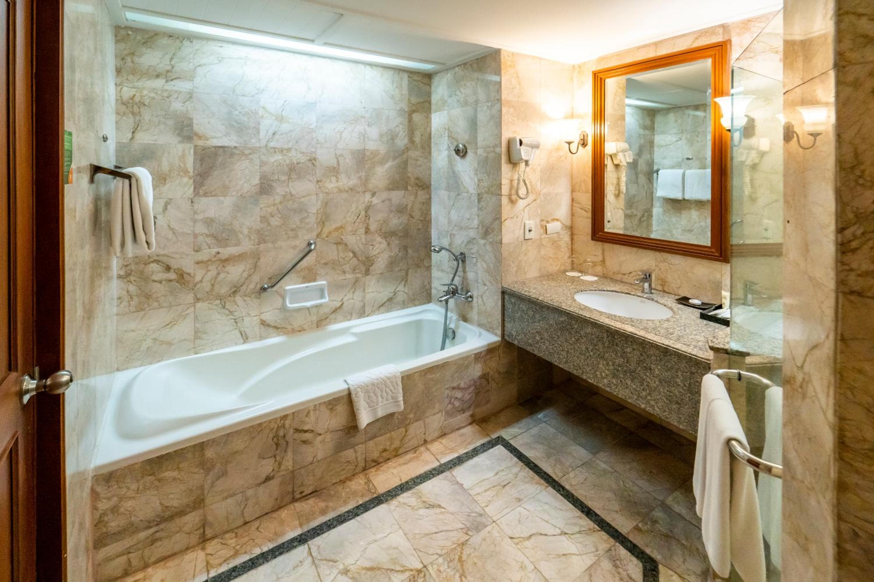 Century Park Hotel — 14