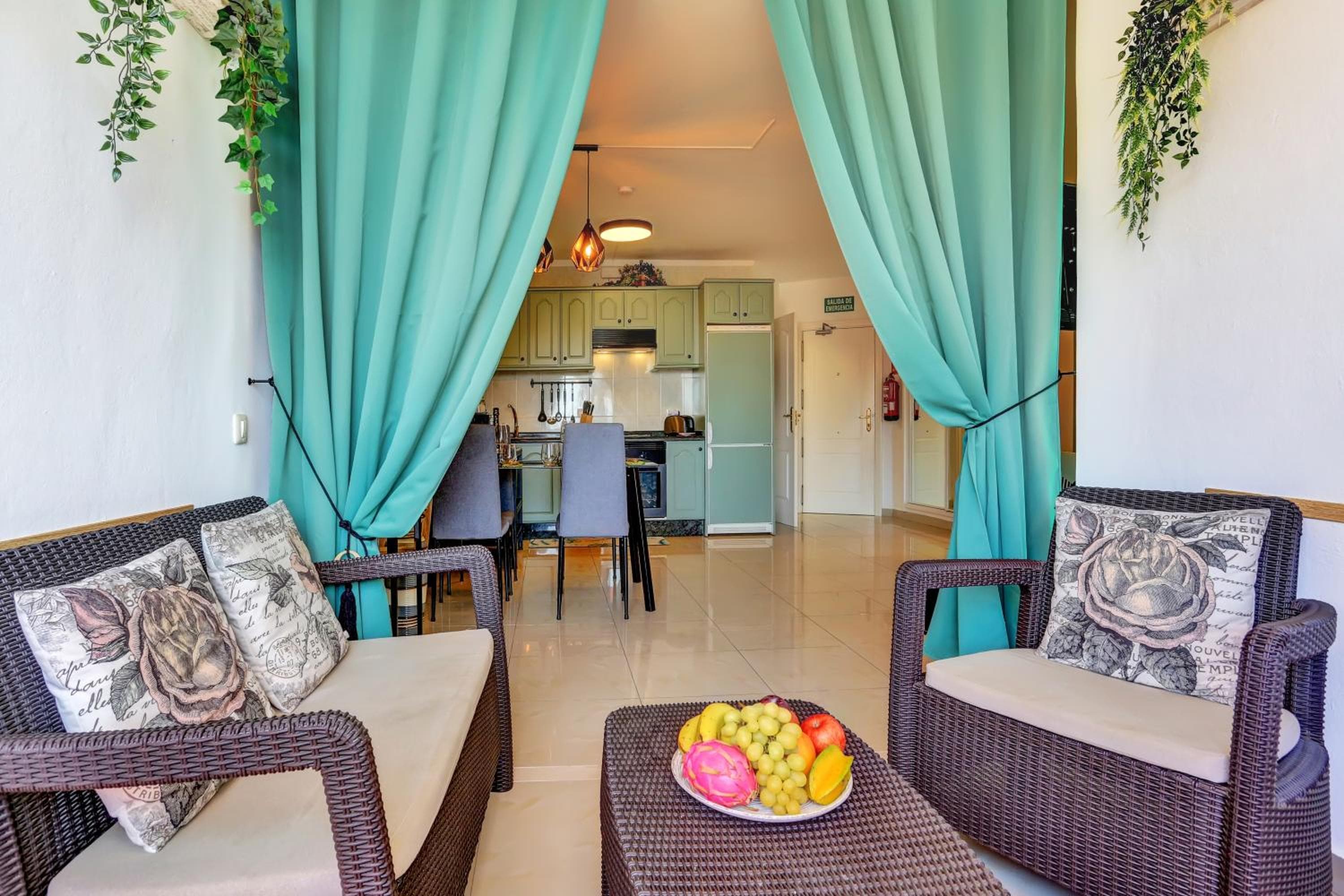 LUXORY DREAMY SUNSET, SeaFront, Direct Access To The Promenade,Wifi,Pool,Free Parking — 5