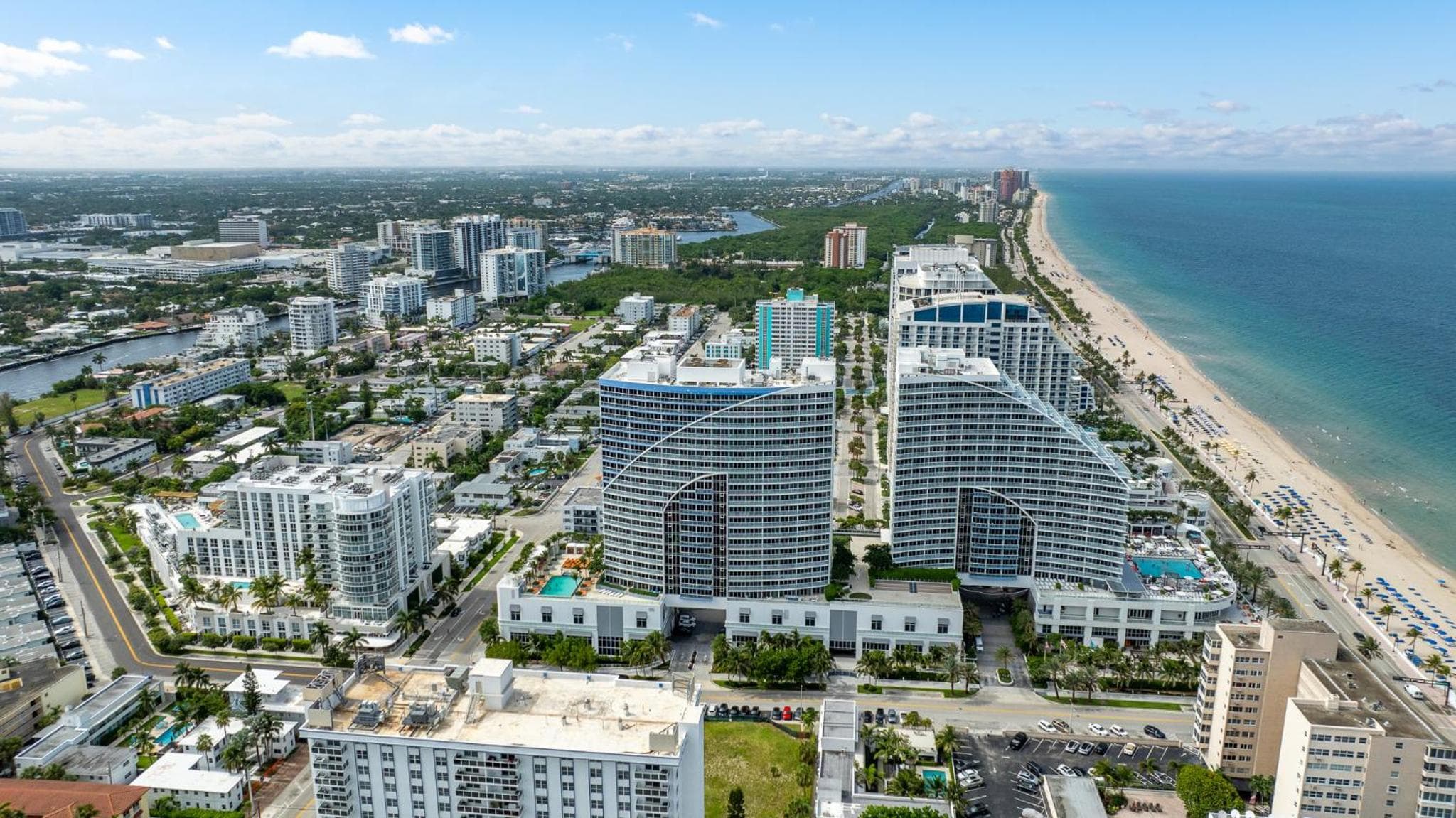 2BR W Residence FLL, 2 pools, hot tub, large balcony, OCEAN VIEWS — 4