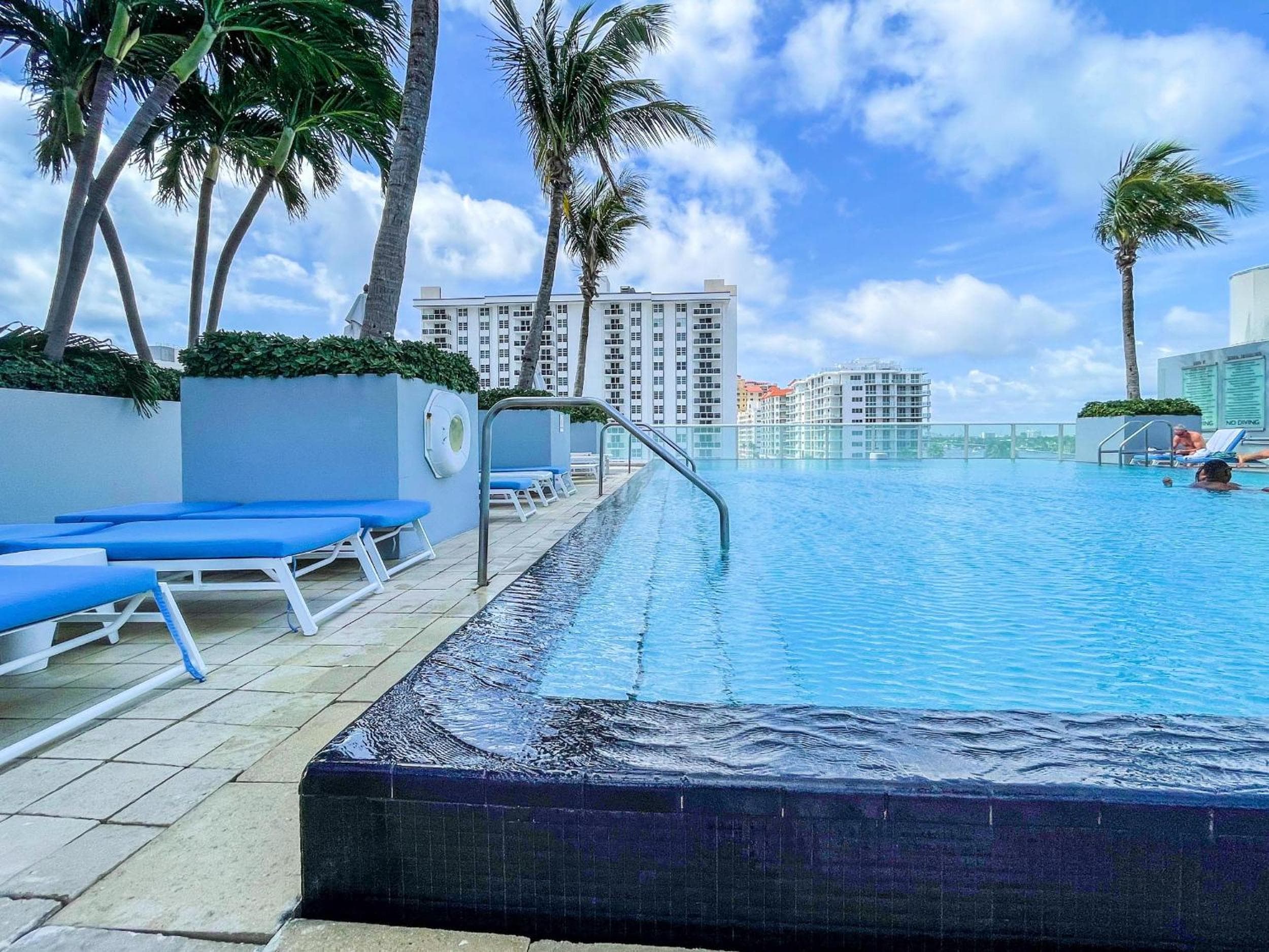 2BR W Residence FLL, 2 pools, hot tub, large balcony, OCEAN VIEWS — 12