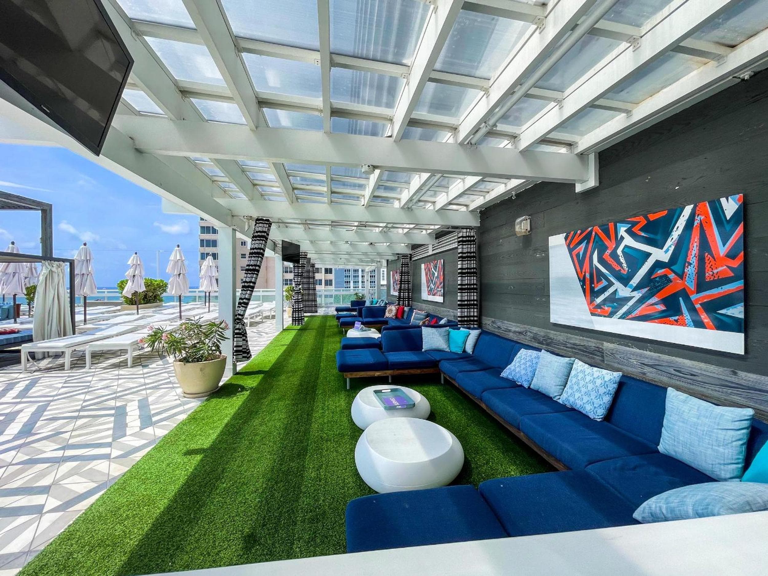 2BR W Residence FLL, 2 pools, hot tub, large balcony, OCEAN VIEWS — 16