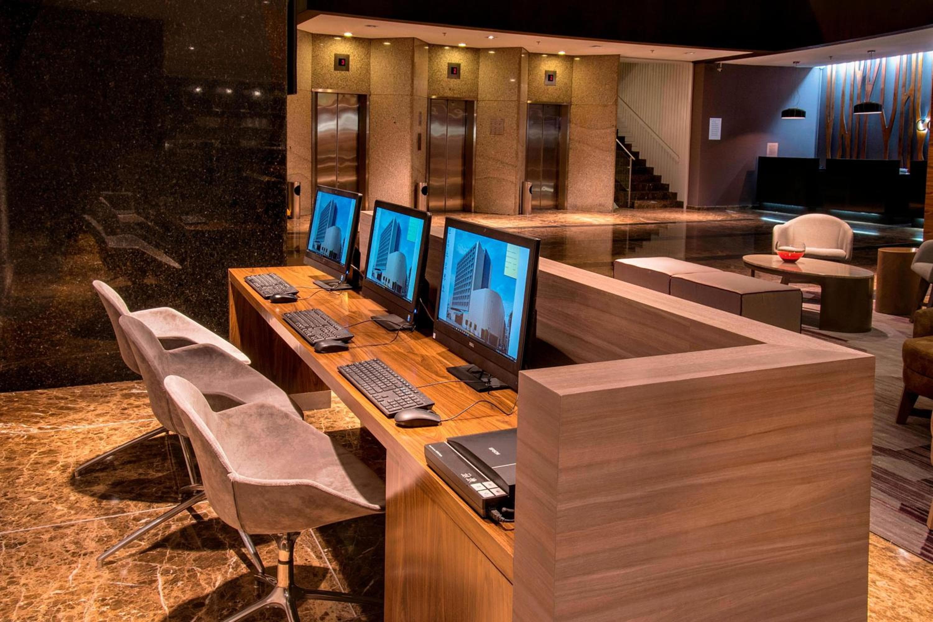 Courtyard by Marriott Mexico City Revolucion — 17