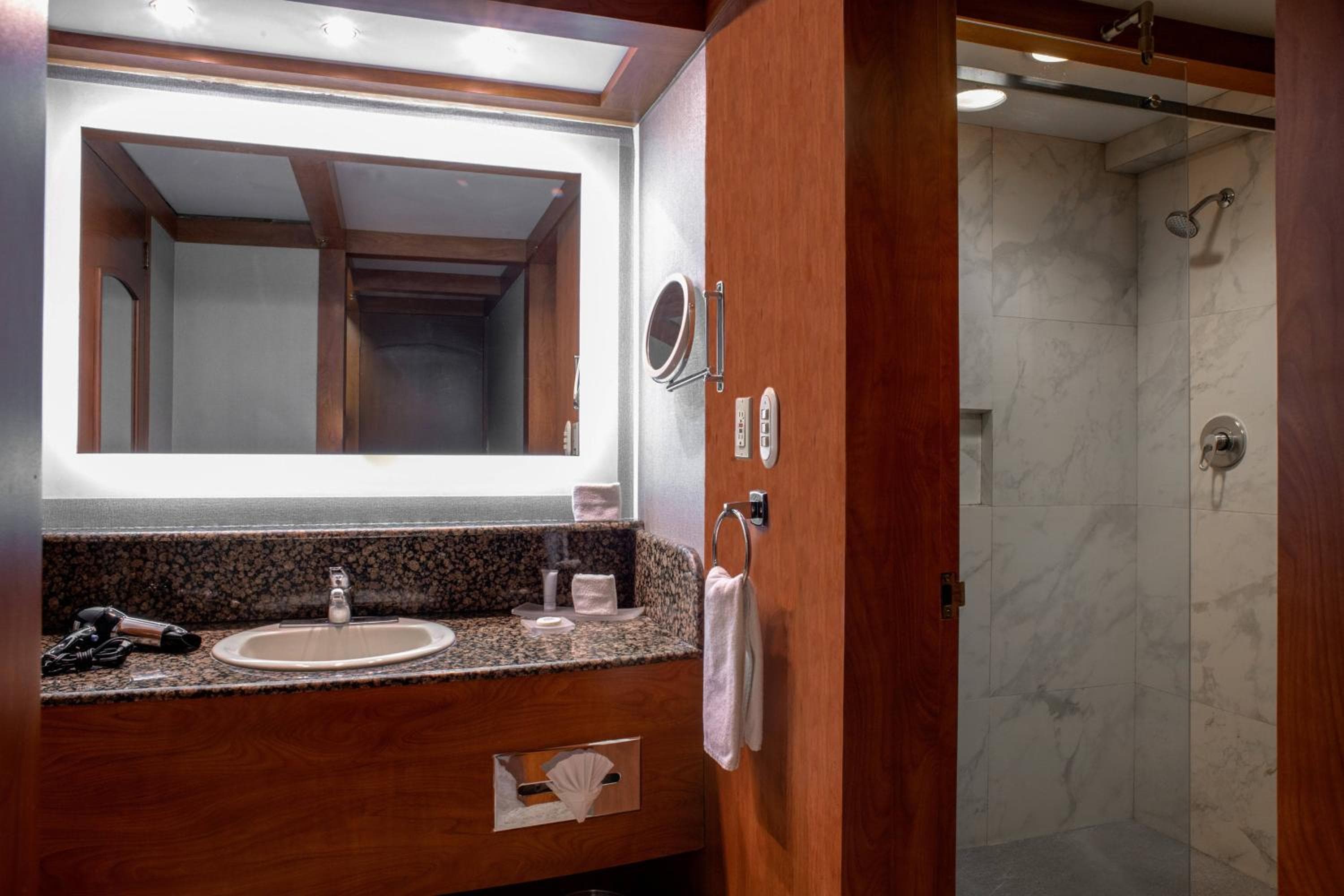 Courtyard by Marriott Mexico City Revolucion — 13