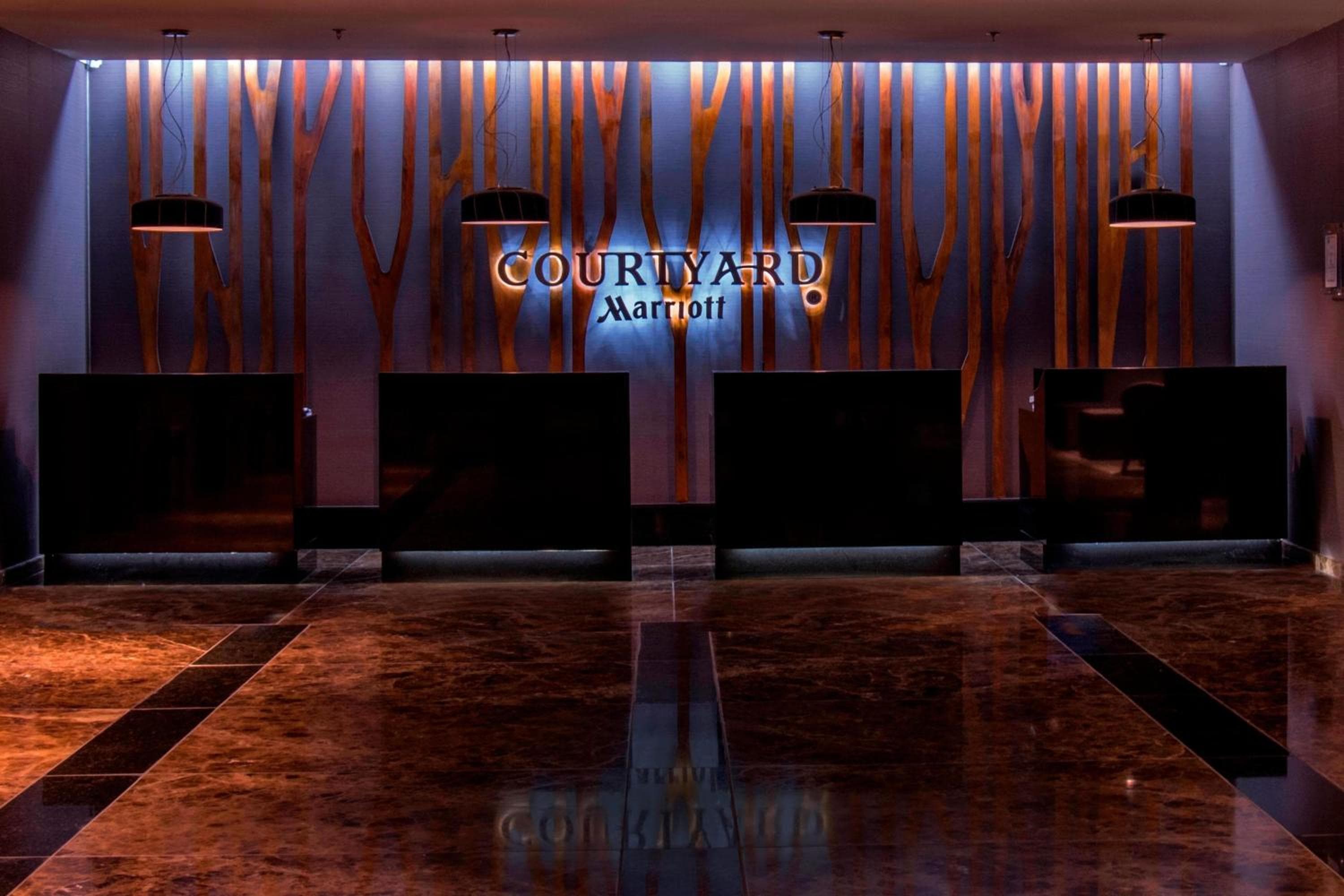 Courtyard by Marriott Mexico City Revolucion — 10