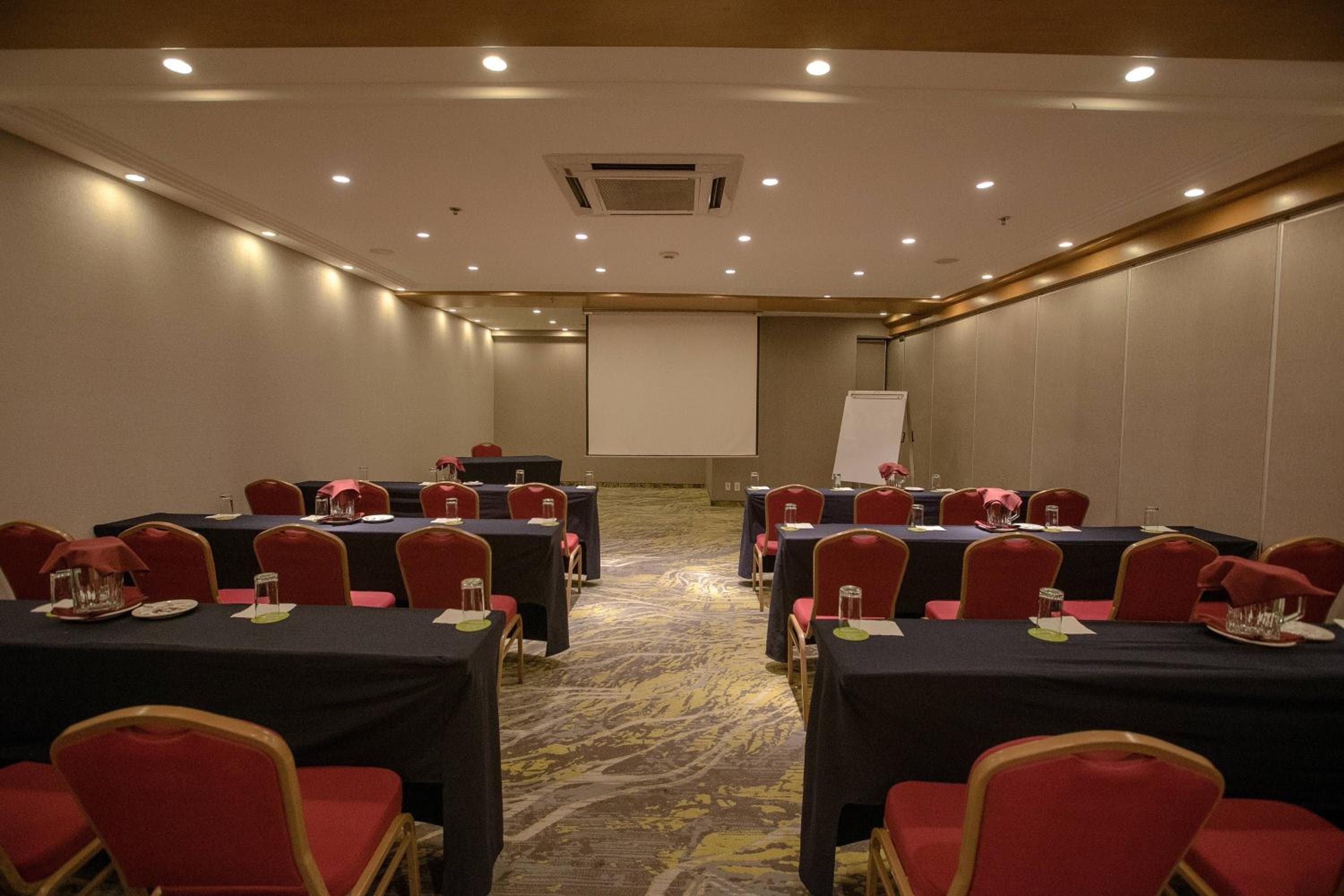 Courtyard by Marriott Mexico City Revolucion — 8