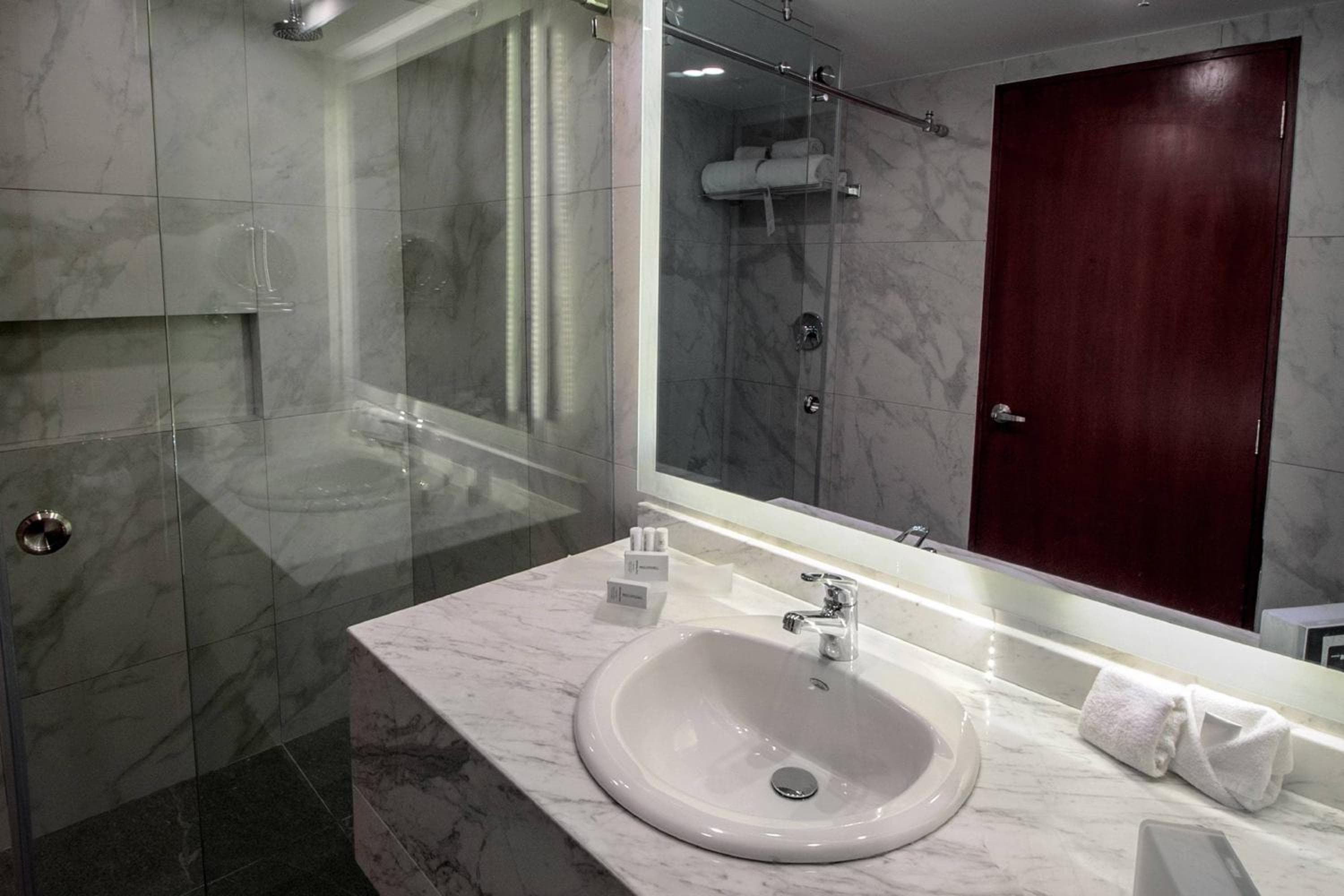 Courtyard by Marriott Mexico City Revolucion — 10