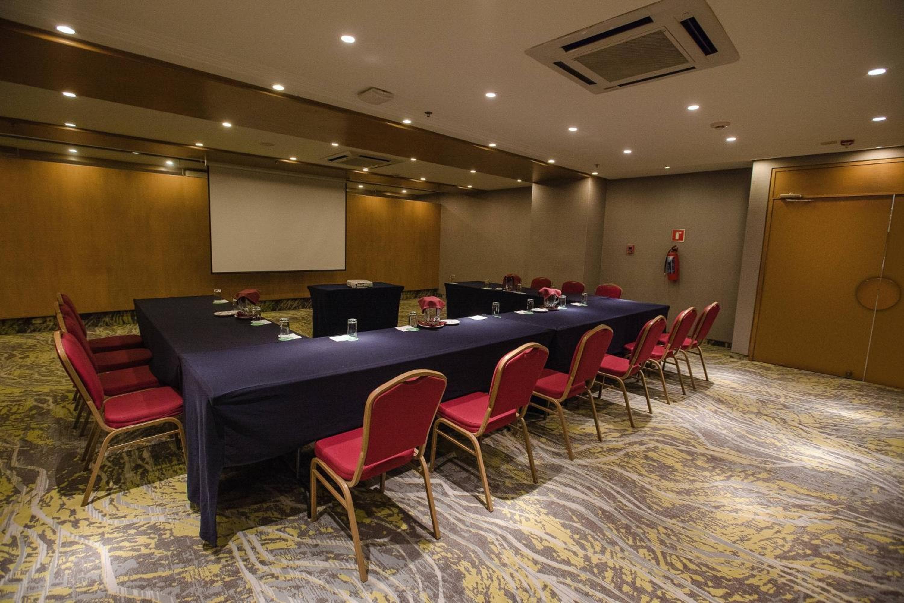 Courtyard by Marriott Mexico City Revolucion — 16