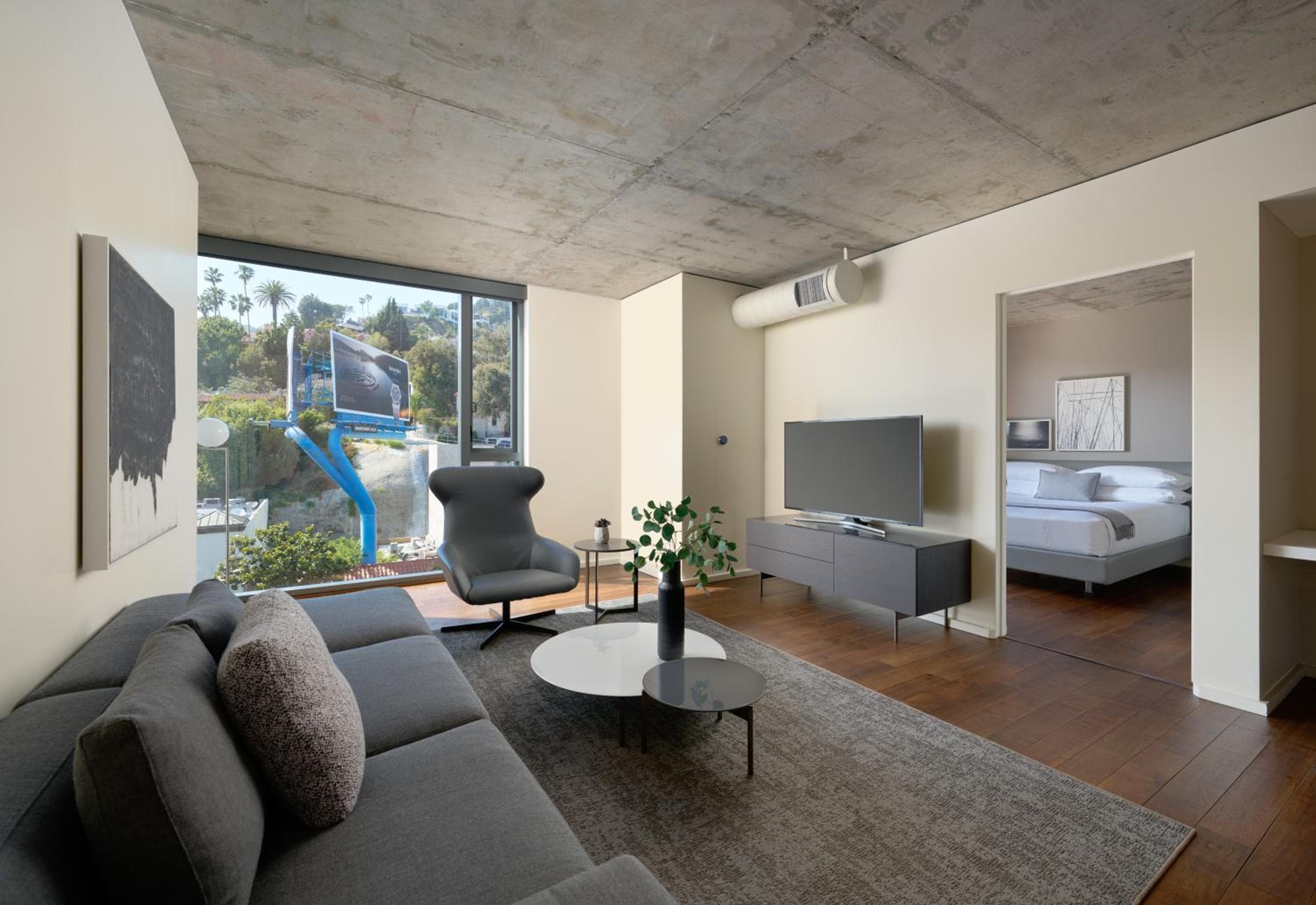 También conocido como West Hollywood, residencias de apartamentos con servicios — 24