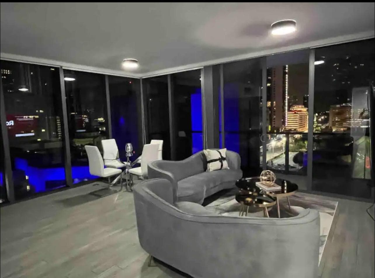 X Lounge II-Highline Corner Residence — 9