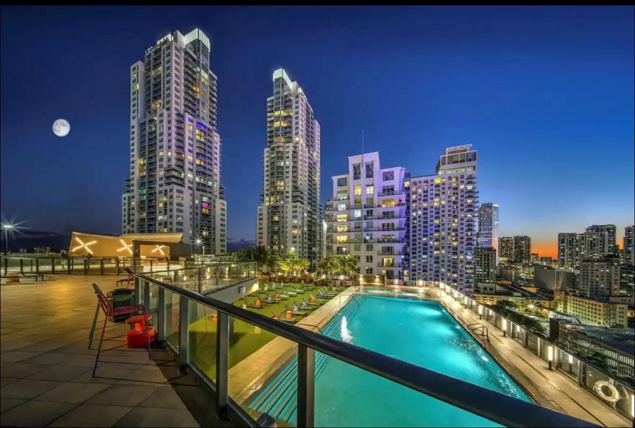 X Lounge II-Highline Corner Residence — 13
