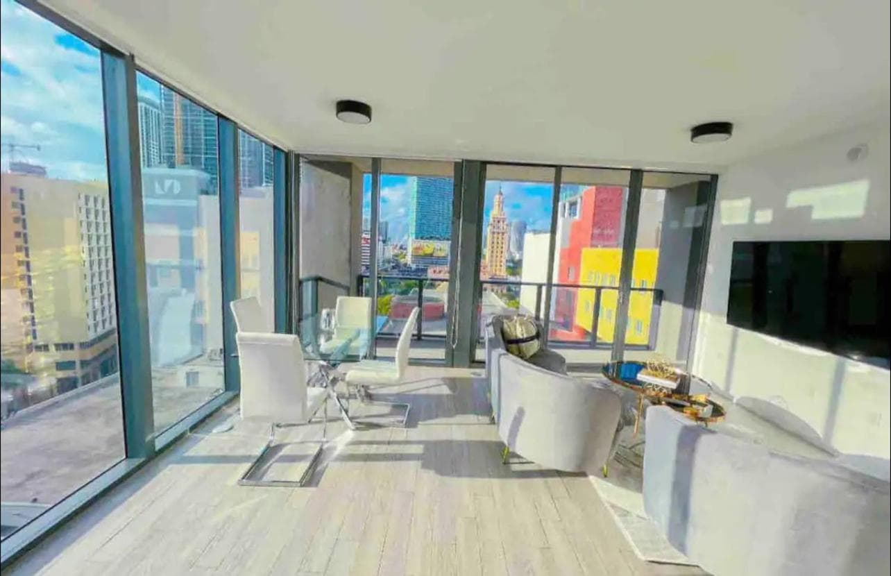 X Lounge II-Highline Corner Residence — 7