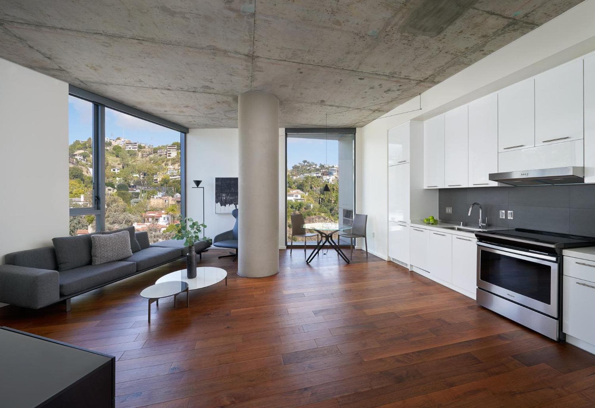 También conocido como West Hollywood, residencias de apartamentos con servicios — 26