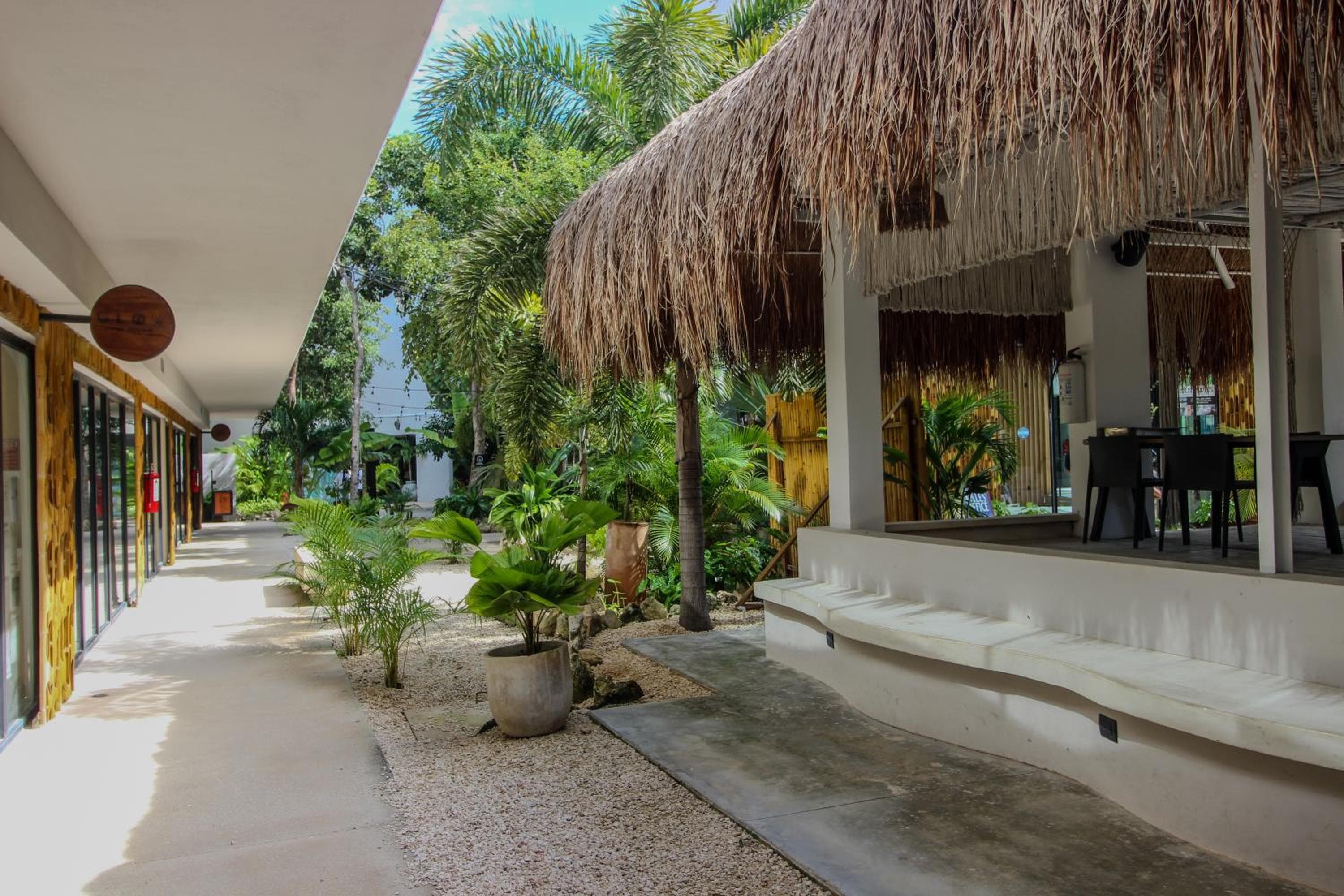 Top Location Studio with Rooftop Pool, Gym and Padel Court — 26