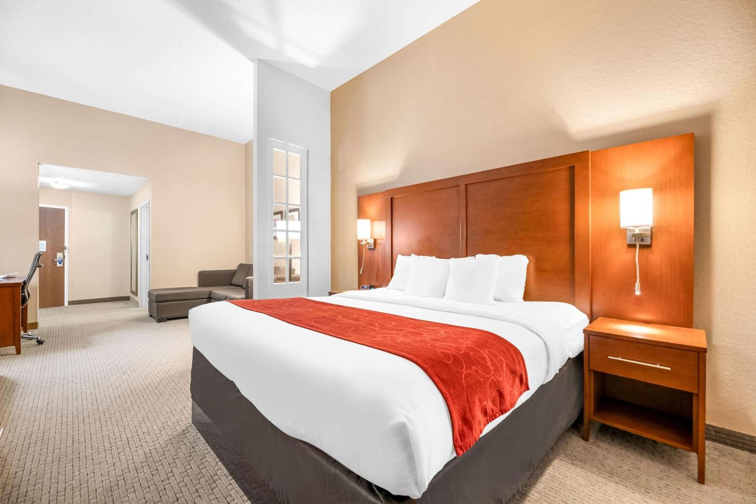 Comfort Suites Orlando Airport — 8