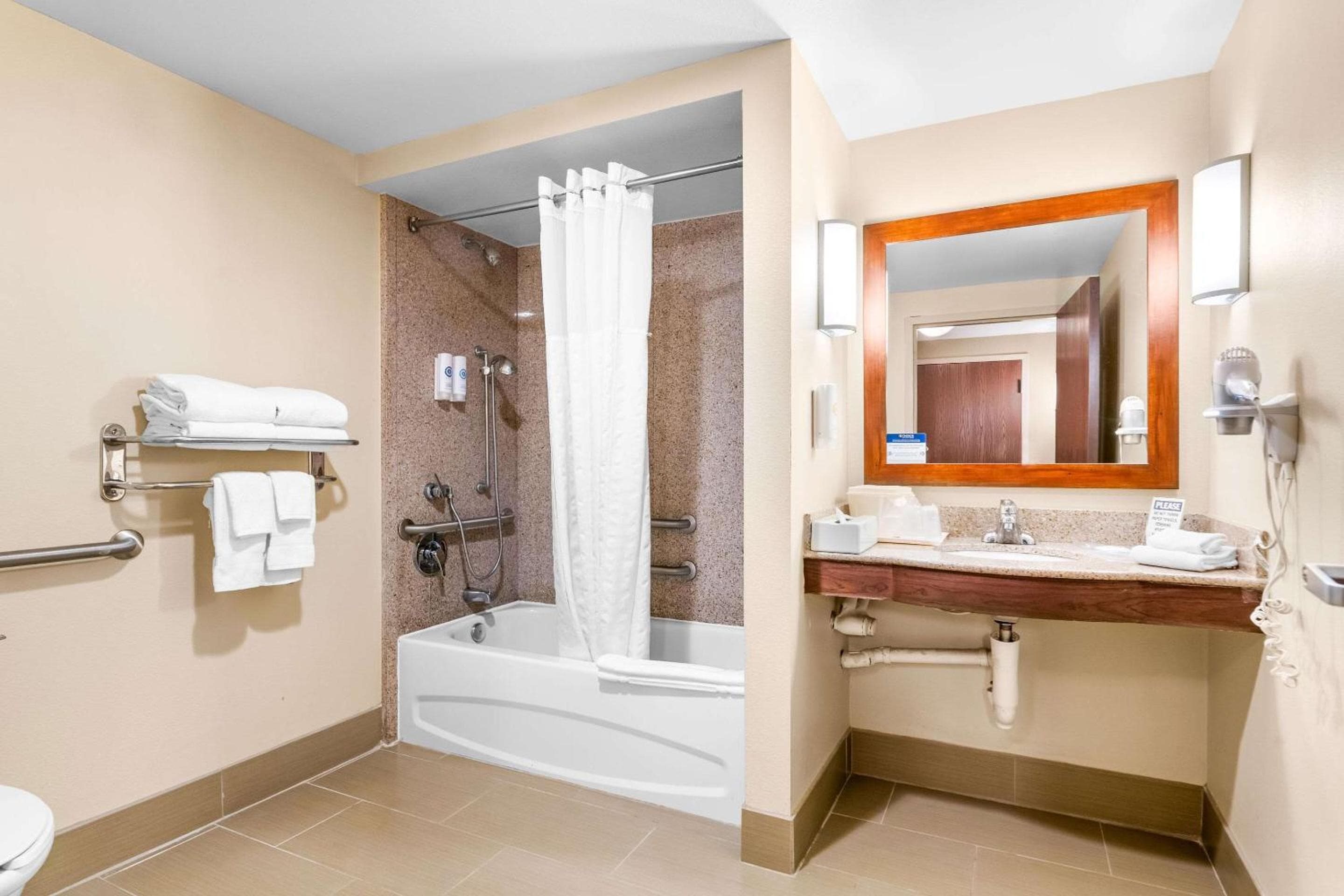Comfort Suites Orlando Airport — 5