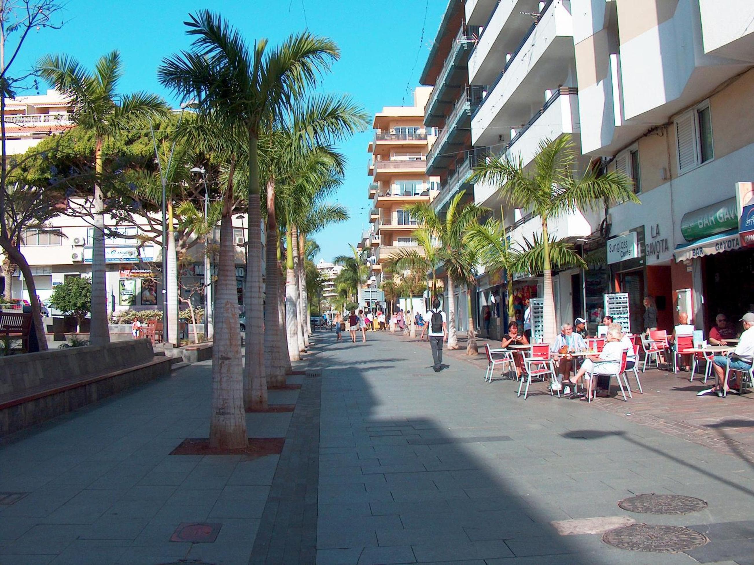 Happy Moments in Los Cristianos by HelloApartments — 2