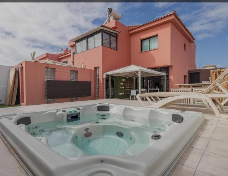 Oasis House — 1