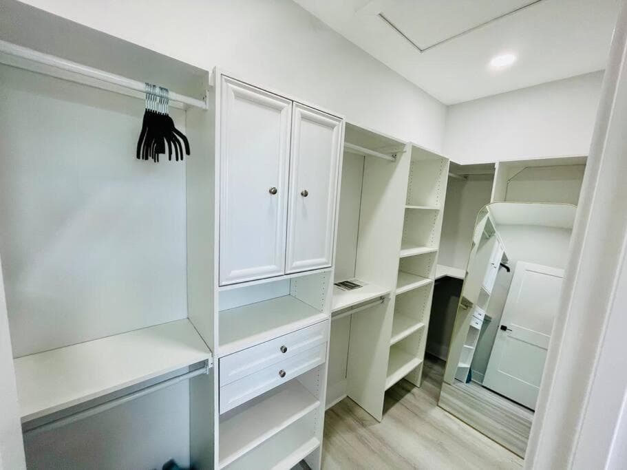 Modern Downtown Townhouse, Sleep 8, Games, Garage — 14