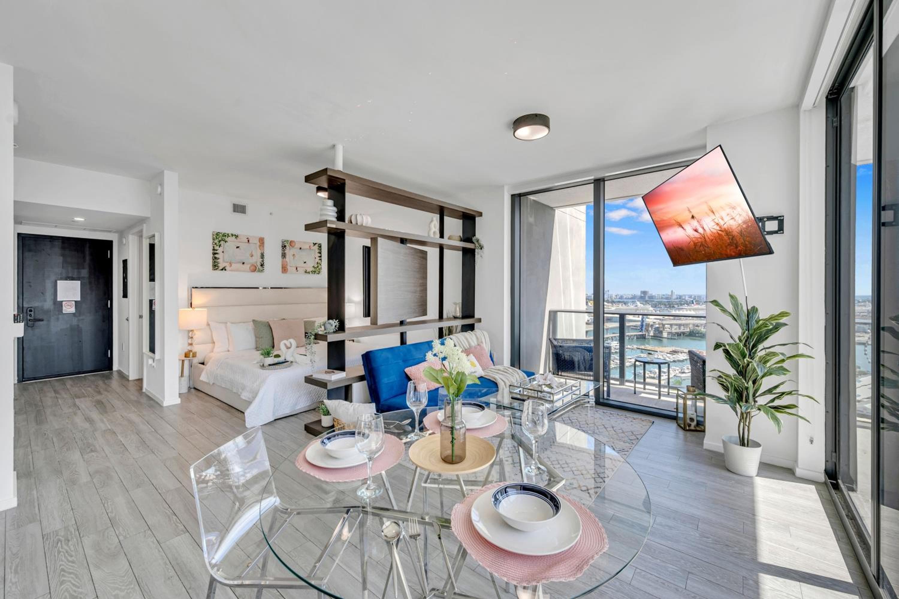 Mesmerizing Views Corner Condo — 4
