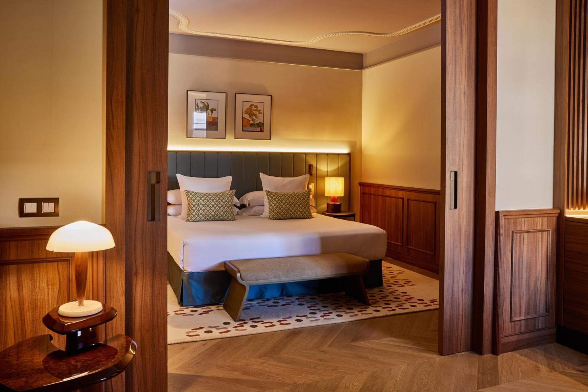 Gran Hotel Central, Pequeños Hoteles de Lujo — 6